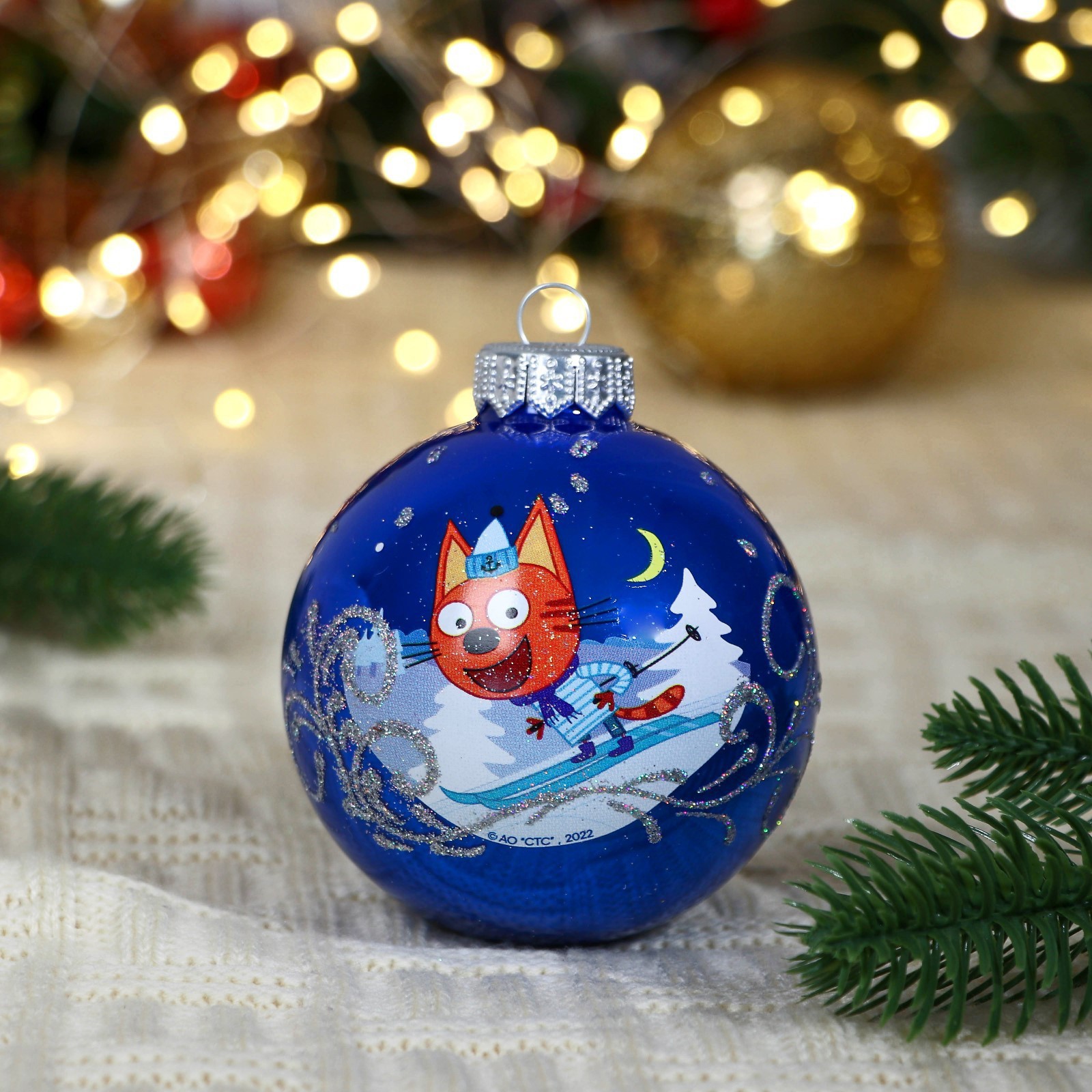 Изображение товара Елочный шар Simaland Коржик на лыжах 8 см стекло синий