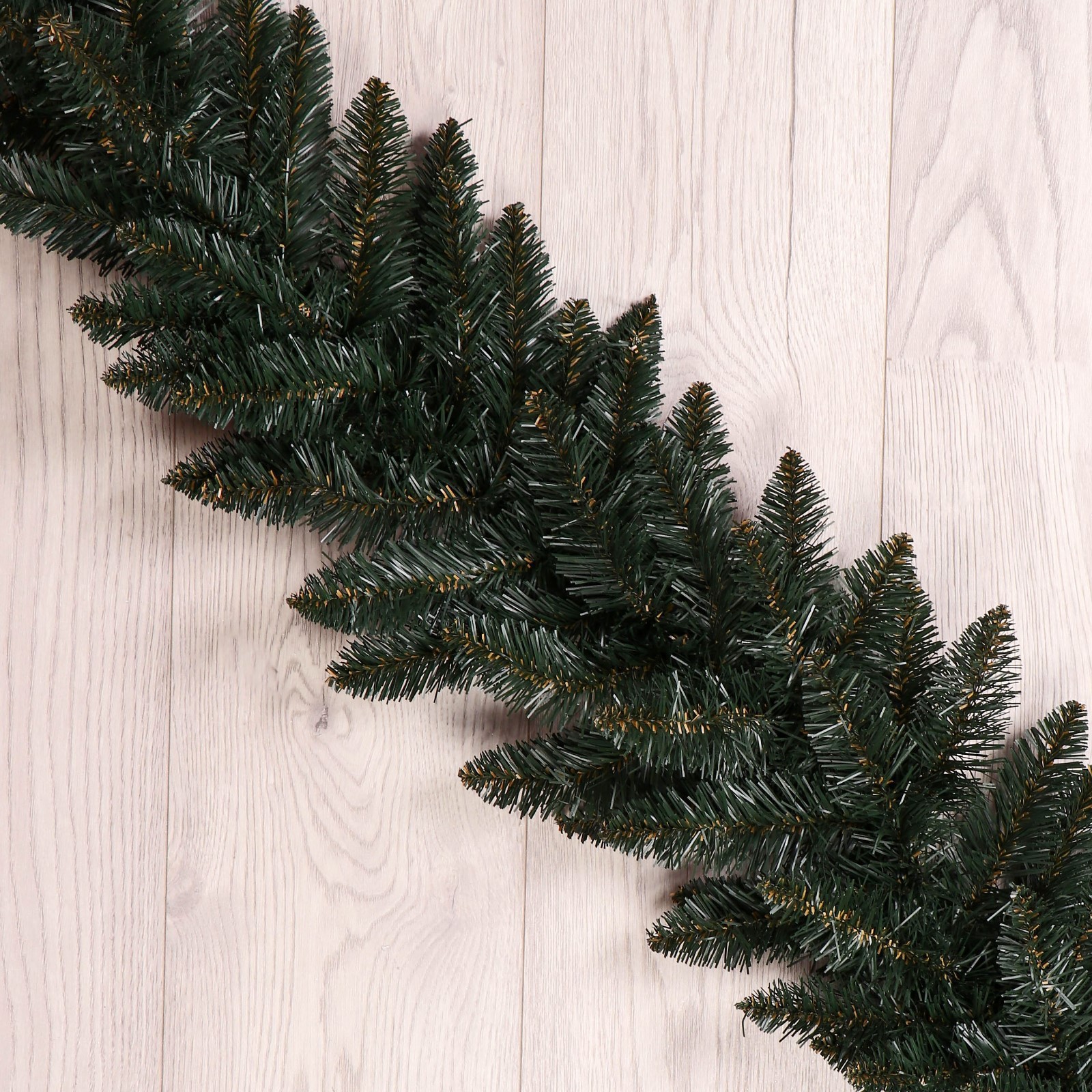 Изображение товара Хвойная гирлянда ПВХ Simaland 86 см зеленый для праздничного декора