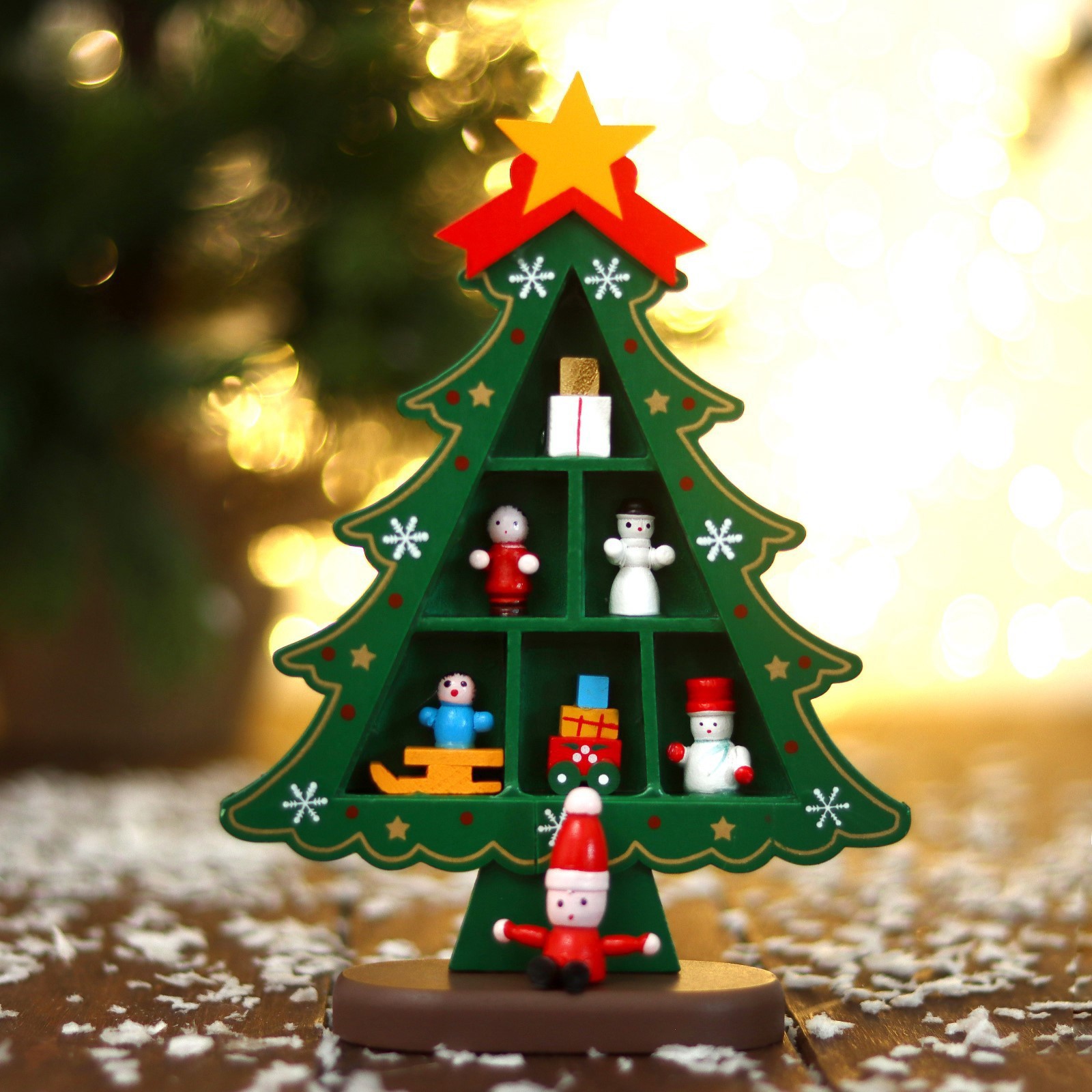 Изображение товара Новогодняя деревянная елка с ячейками под подарки 14.5x19.5 см зеленая Лесная Мастерская