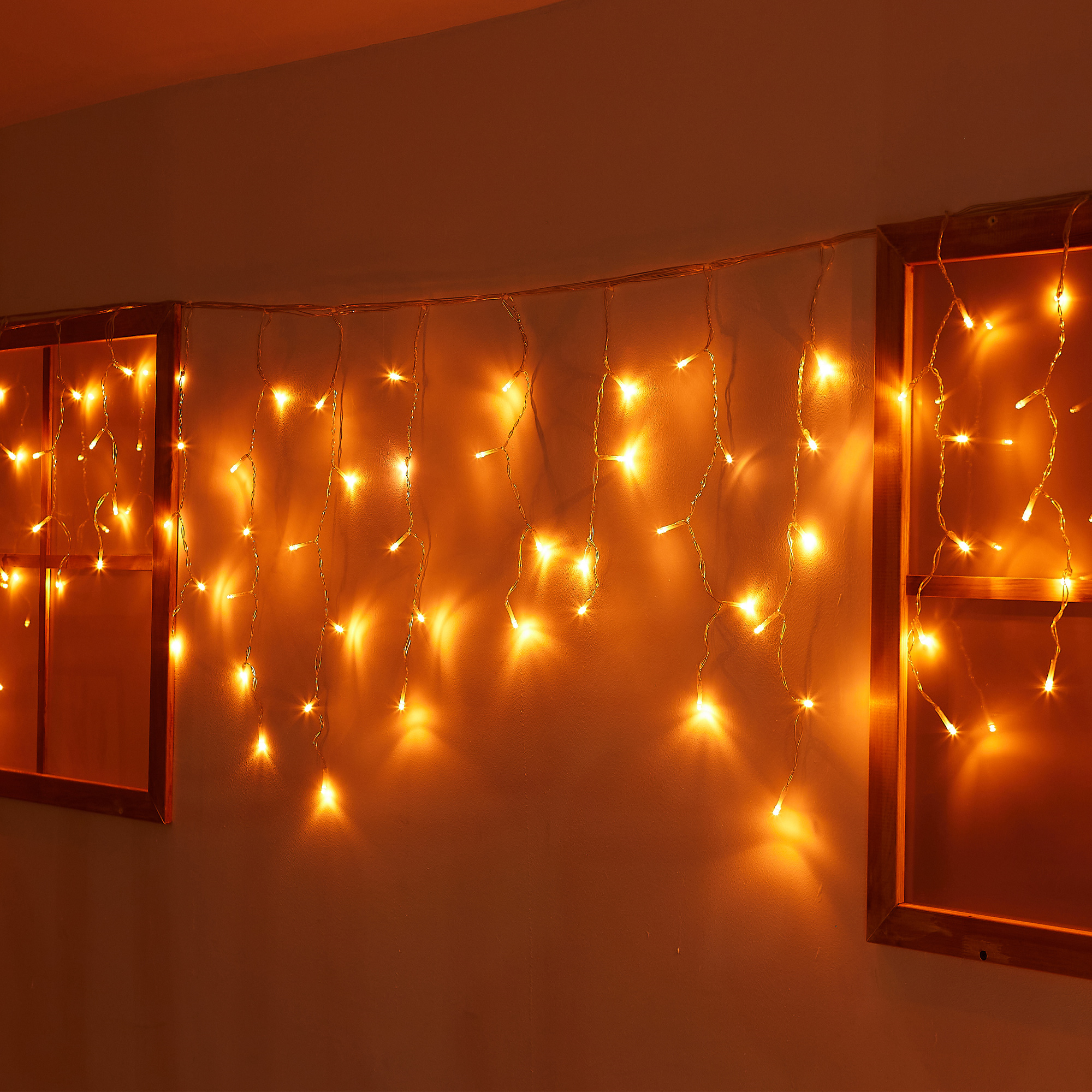 Изображение товара Электрогирлянда Uniel Бахрома 12м 324 LED янтарь IP44 для улицы и дома