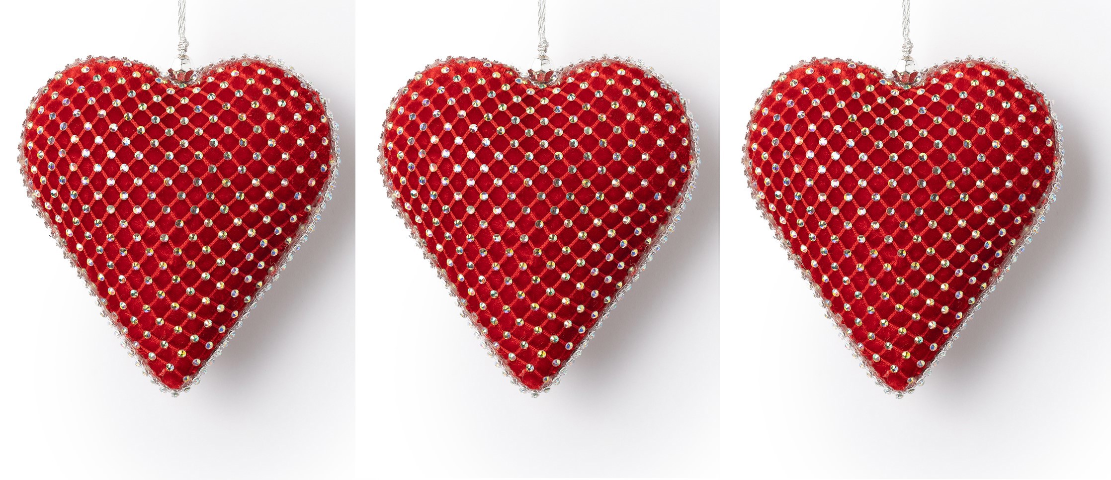 Изображение товара Набор Karlsbach 15306 из 3-х красных сердец с серебристыми стразами 12 см
