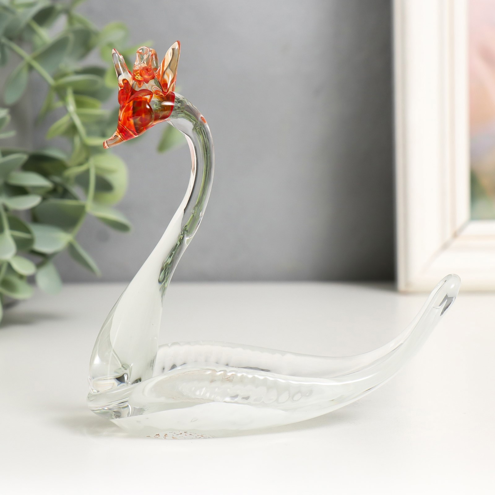 Изображение товара Лебедь из стекла 11.5 см — декоративная фигура SIMALAND