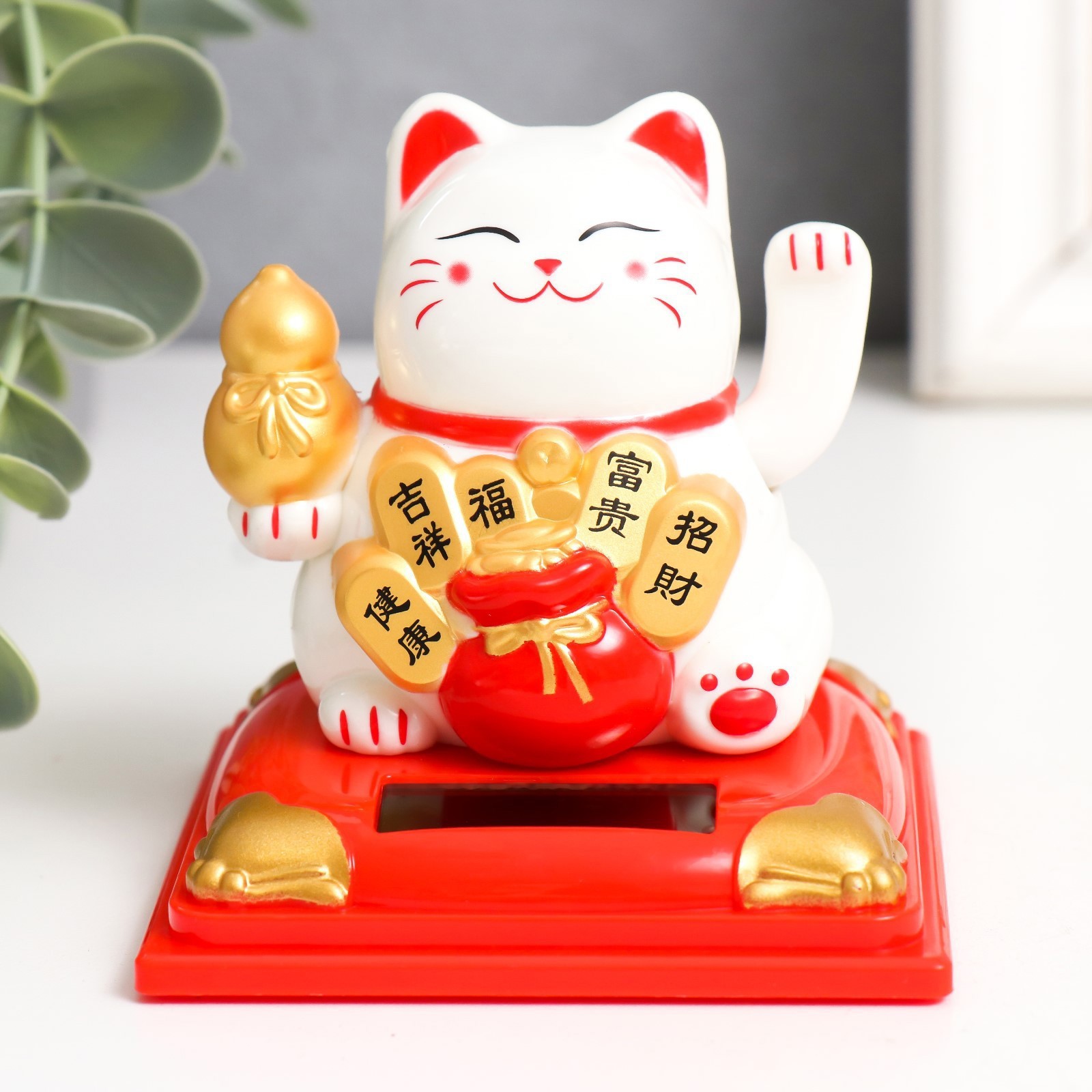 Изображение товара Маятник антистресс "Белый Манэки-нэко с тыквой горлянкой" 7x7x7.5 см