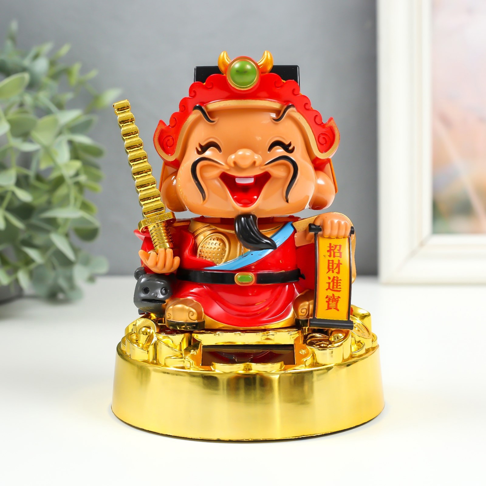 Изображение товара Маятник антистресс Гуань-ди с пагодой — 11x11x14 см