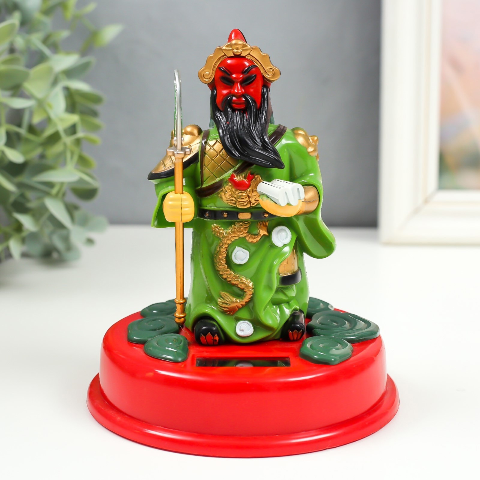 Изображение товара Маятник антистресс "Гуань Юй с драконом на доспехах" 11.5x11.5x15 см