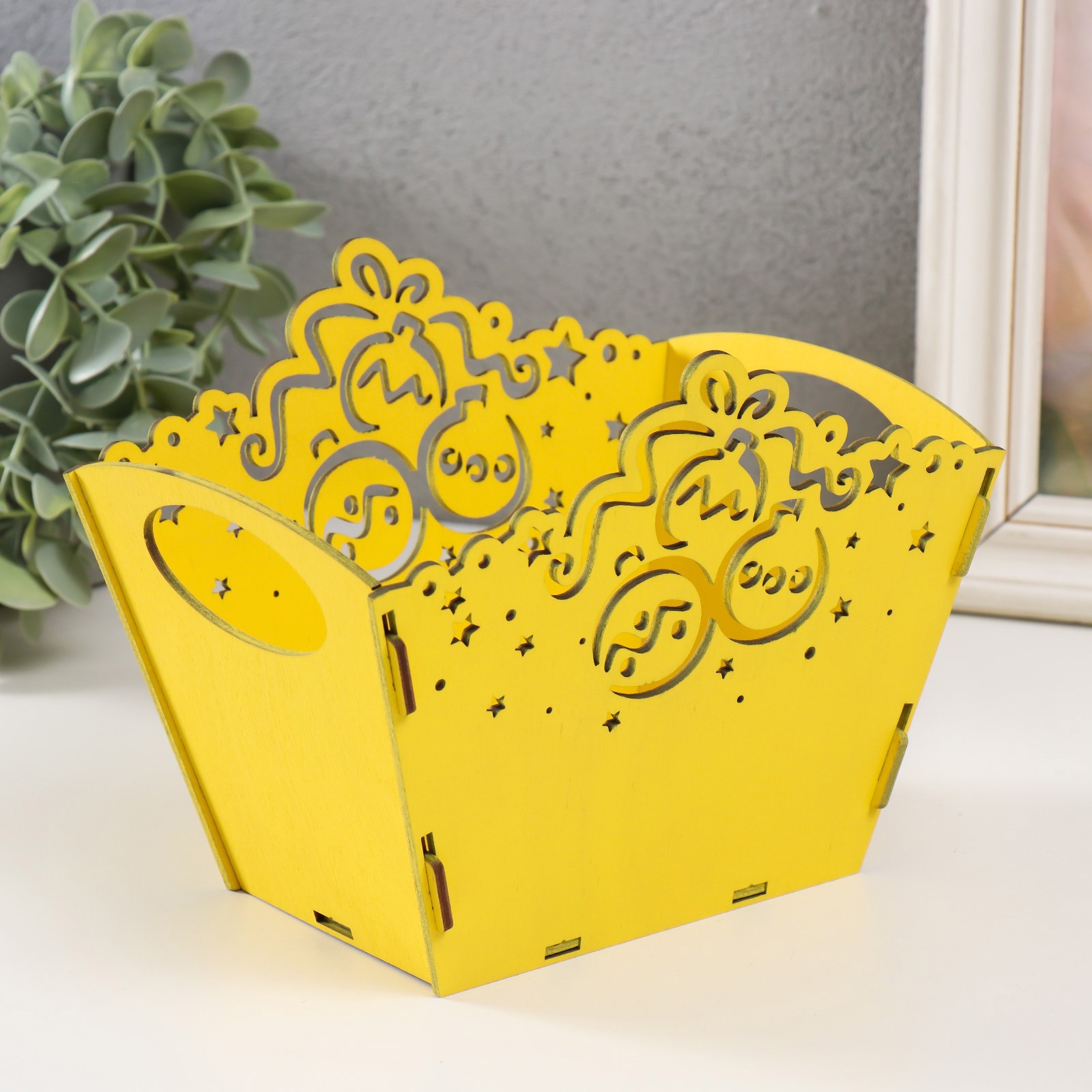 Изображение товара Шкатулка для украшений "Шарики" жёлтый 18x12x14.5 см