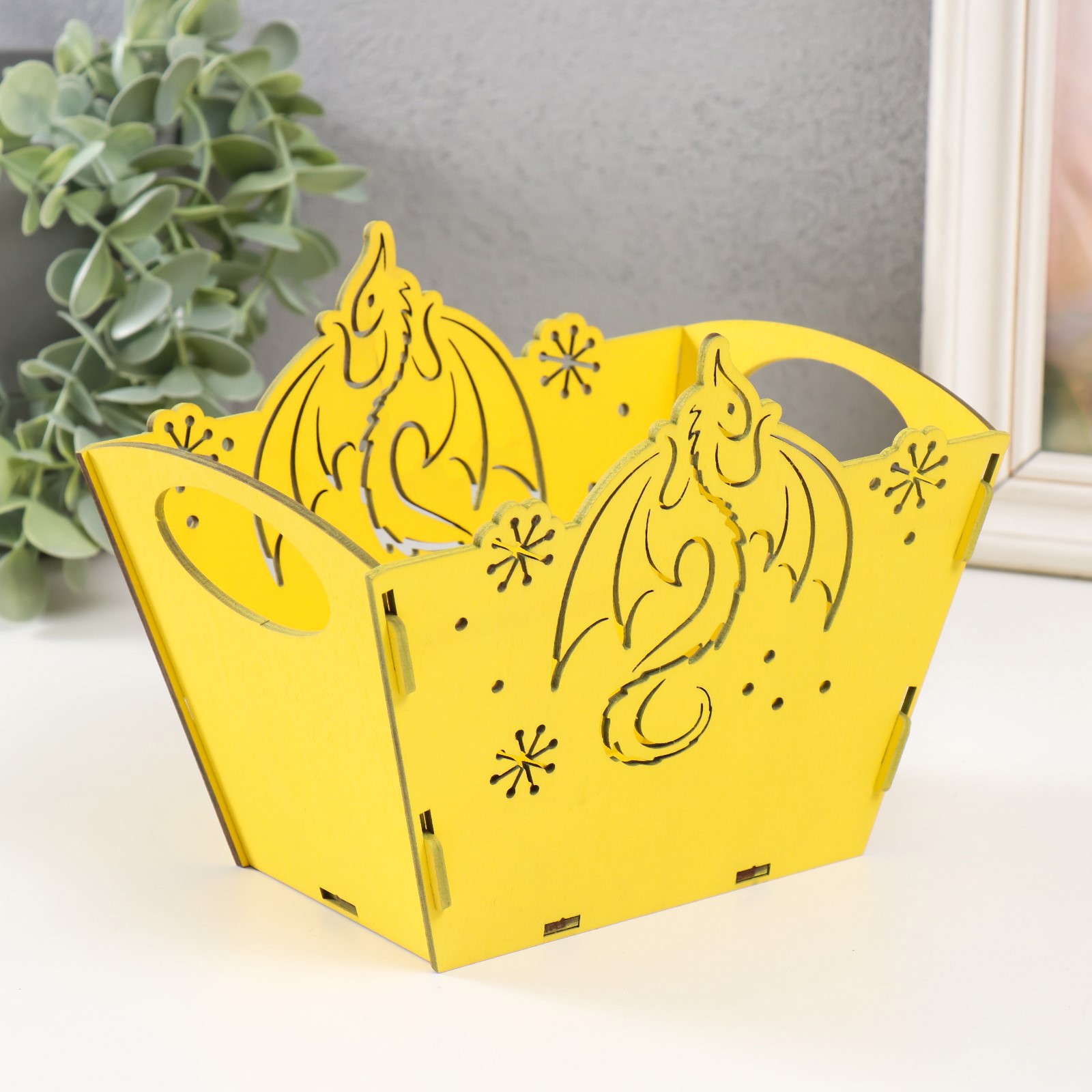 Изображение товара Шкатулка для украшений "Дракон" жёлтый 18x12x14.5 см