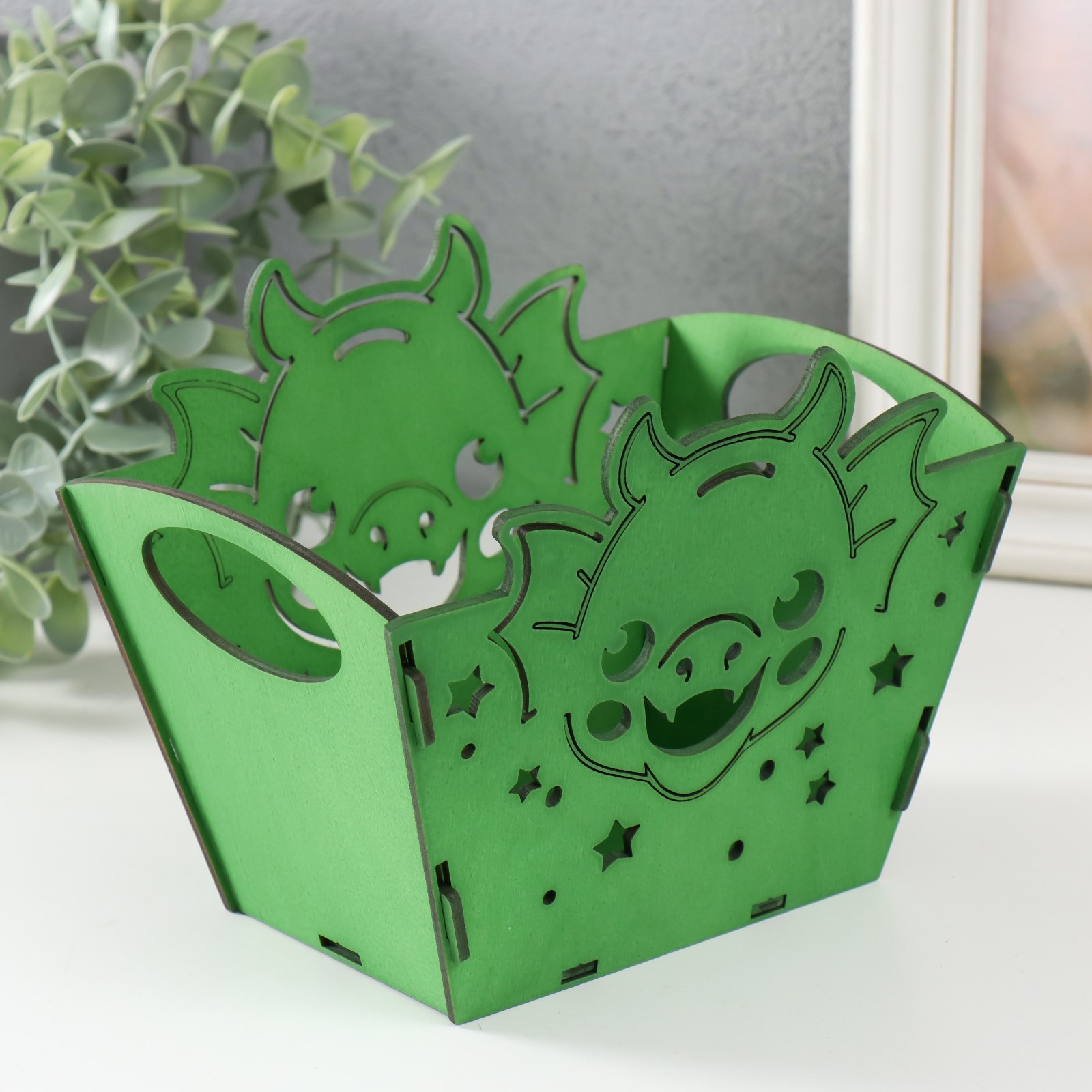 Изображение товара Шкатулка для украшений "Мордочка дракона" зелёный 18x12x14.5 см