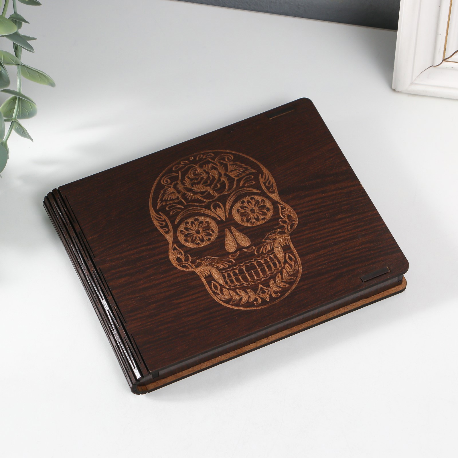 Изображение товара Шкатулка для украшений Череп 15x12x2 см — коричневый ХДФ