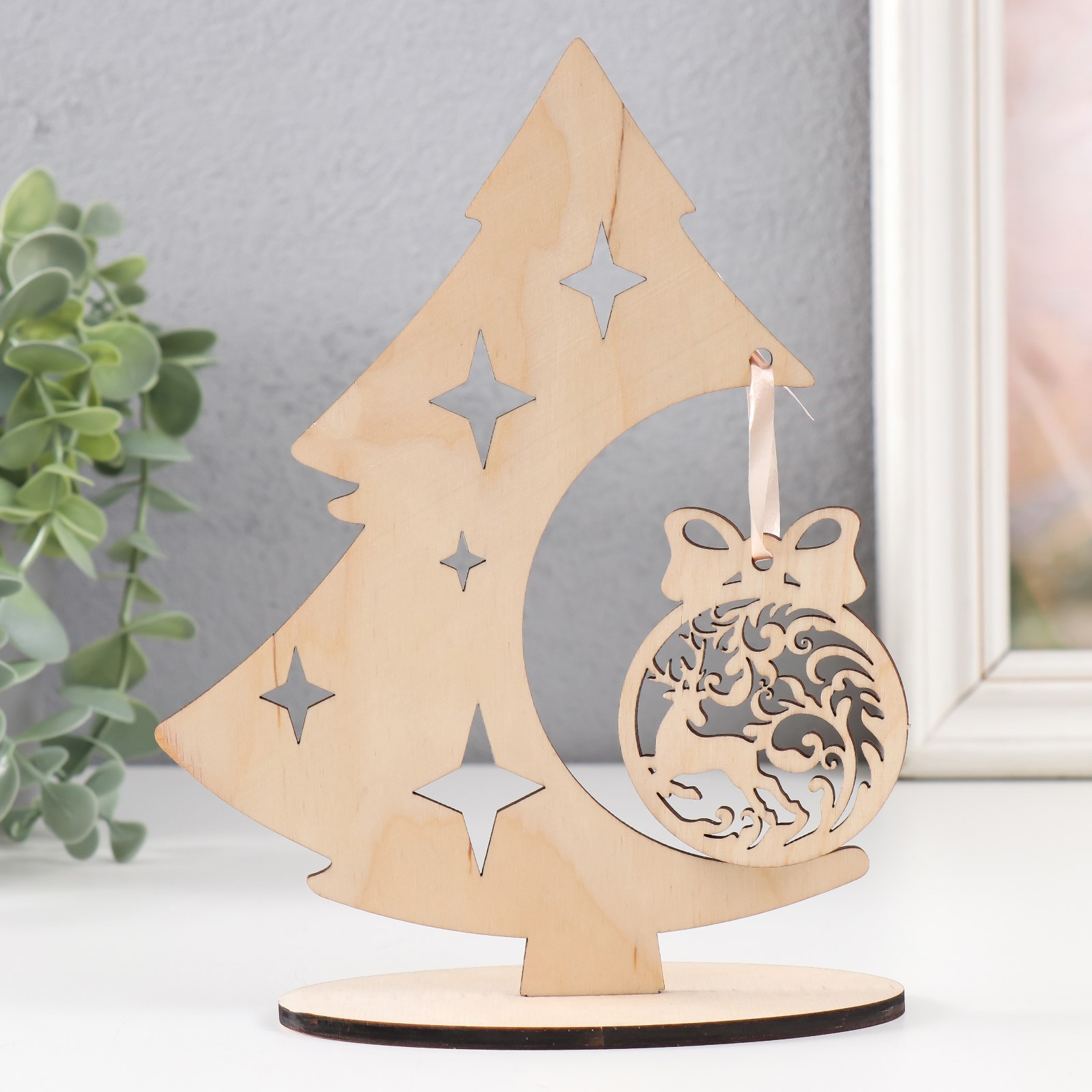 Изображение товара Сувенир Ёлка Шар с Оленем 14x18.5 см