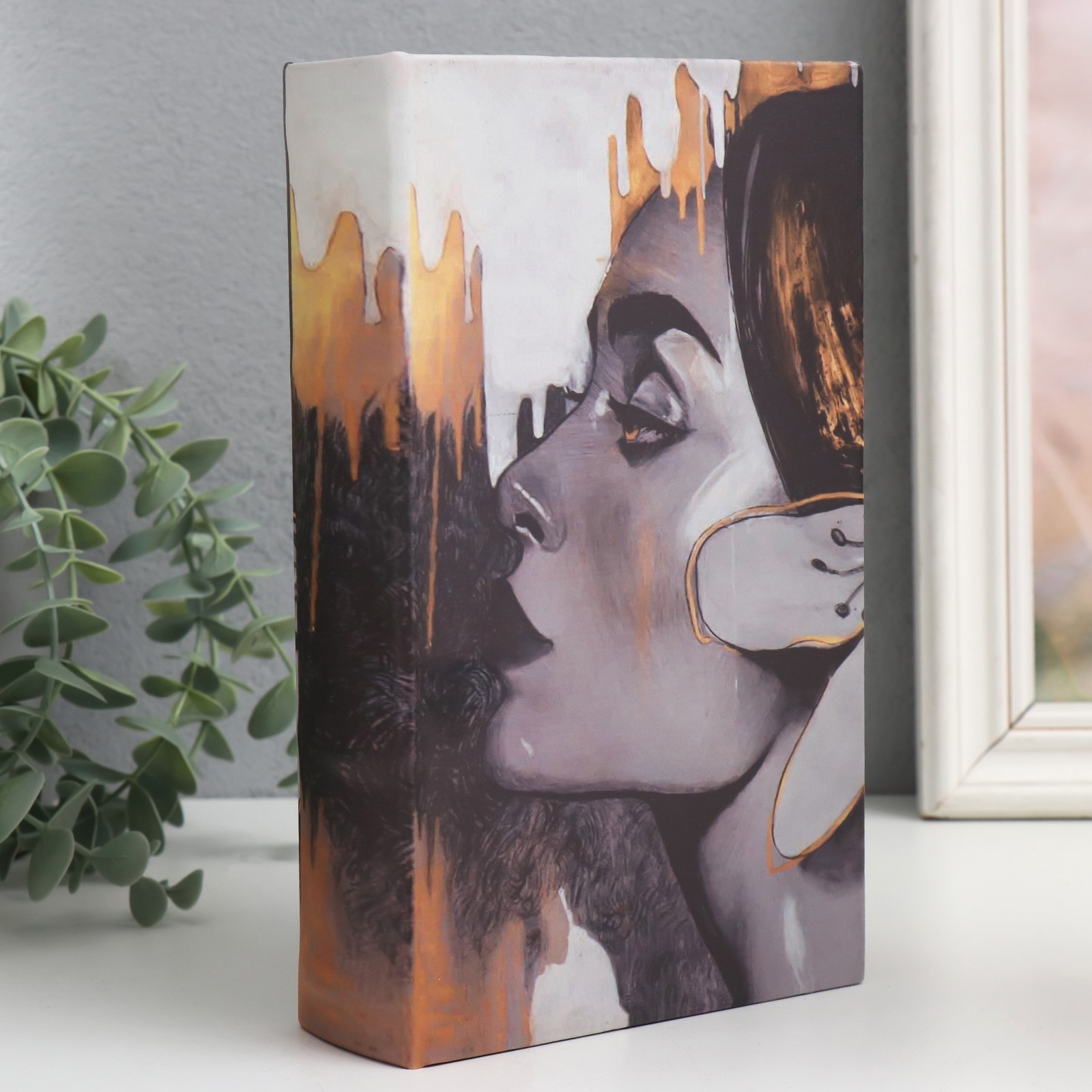 Изображение товара Шкатулка сейф-книга "Профиль девушки" 21x13x5 см