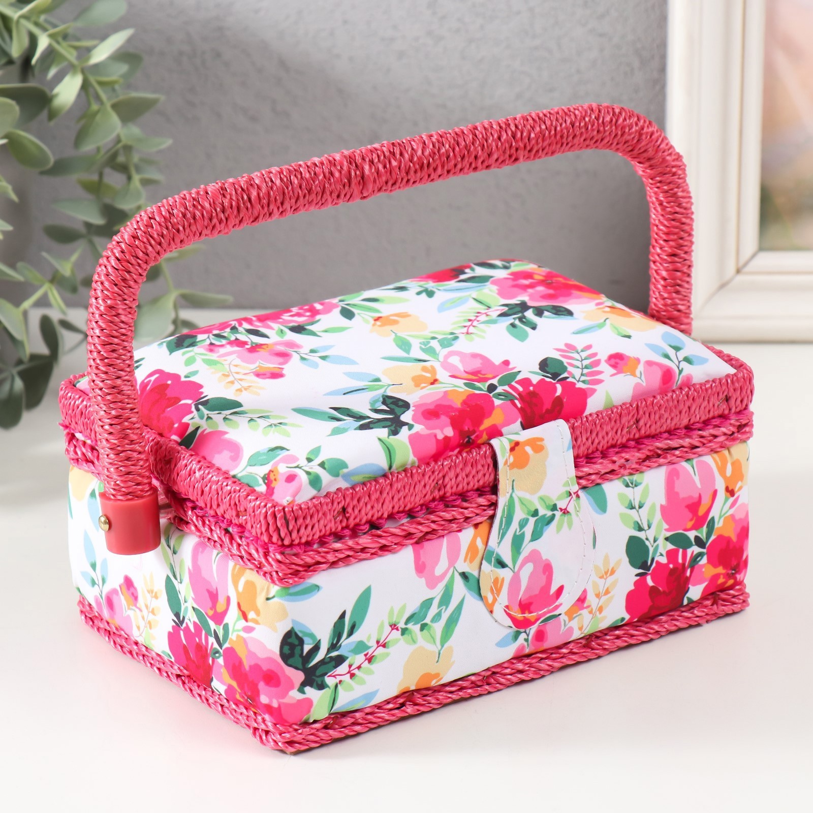 Изображение товара Шкатулка для рукоделия SIMALAND Акварельные цветы 18x12x9.5 см Изображение товара Шкатулка для рукоделия SIMALAND Акварельные цветы 18x12x9.5 см