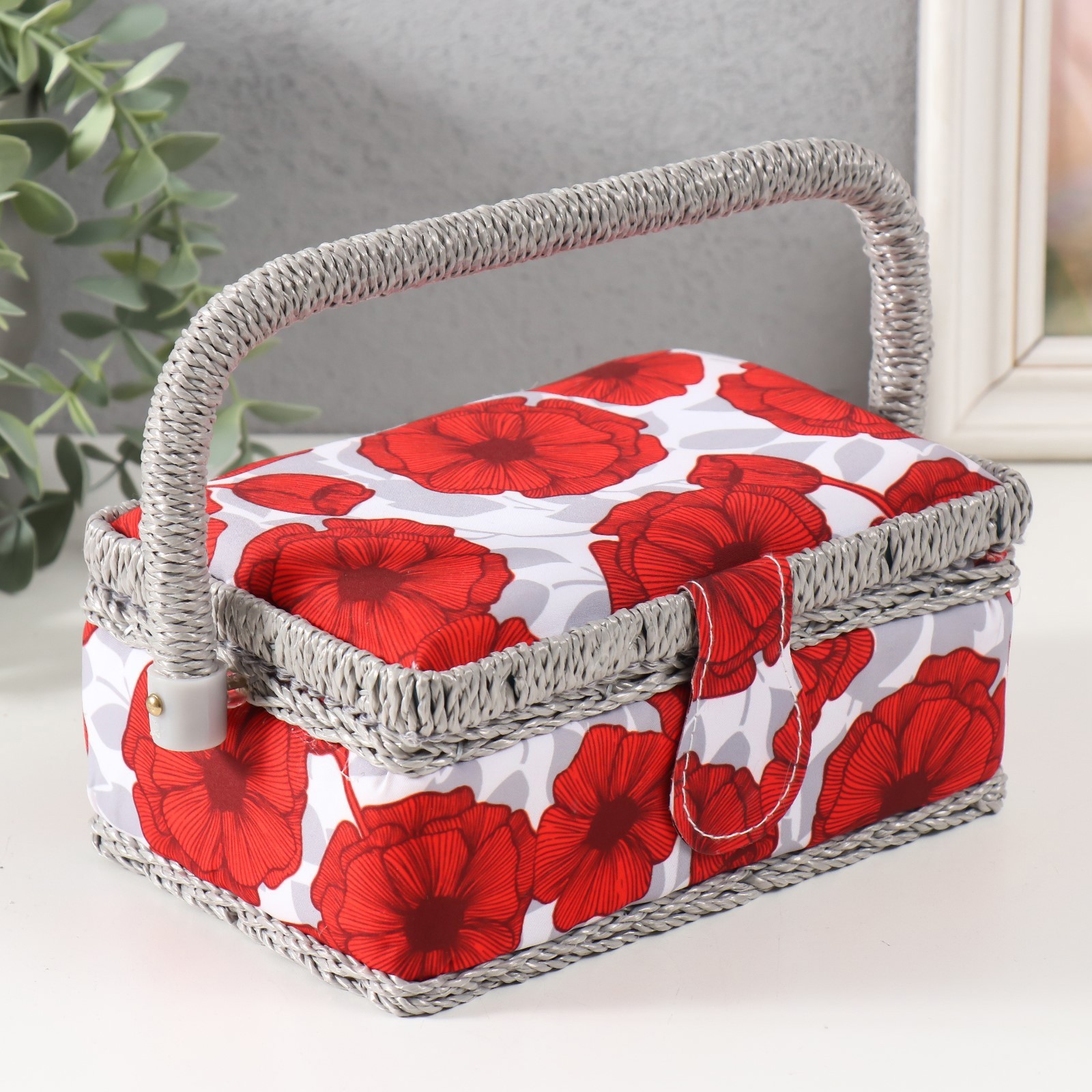 Изображение товара Шкатулка для рукоделия «Красные маки на белом» 18x12x9,5 см