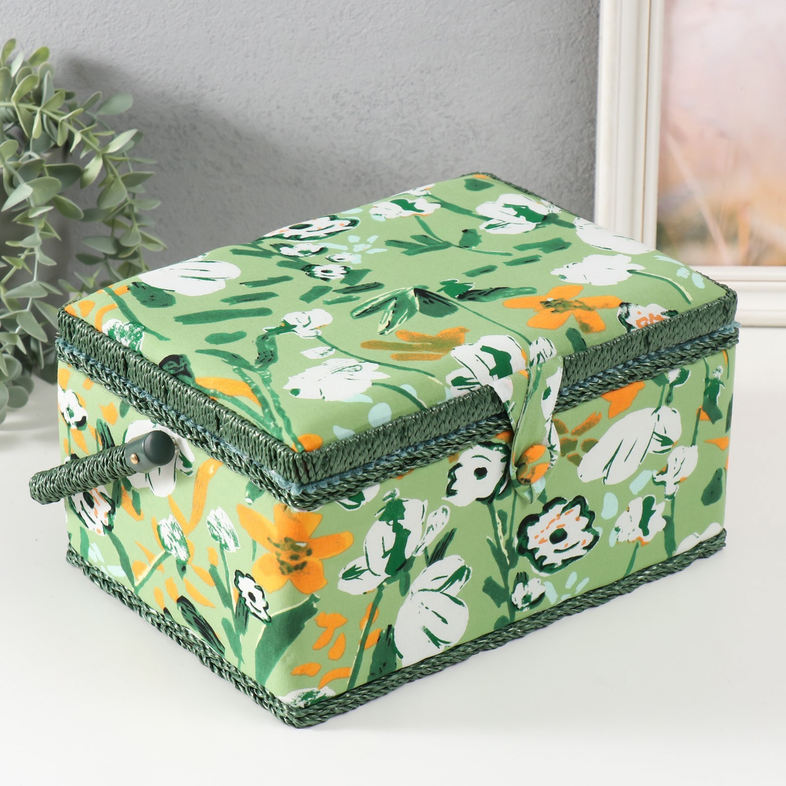 Изображение товара Шкатулка для рукоделия "Летние цветы на зелёном" 19x26x14.5 см