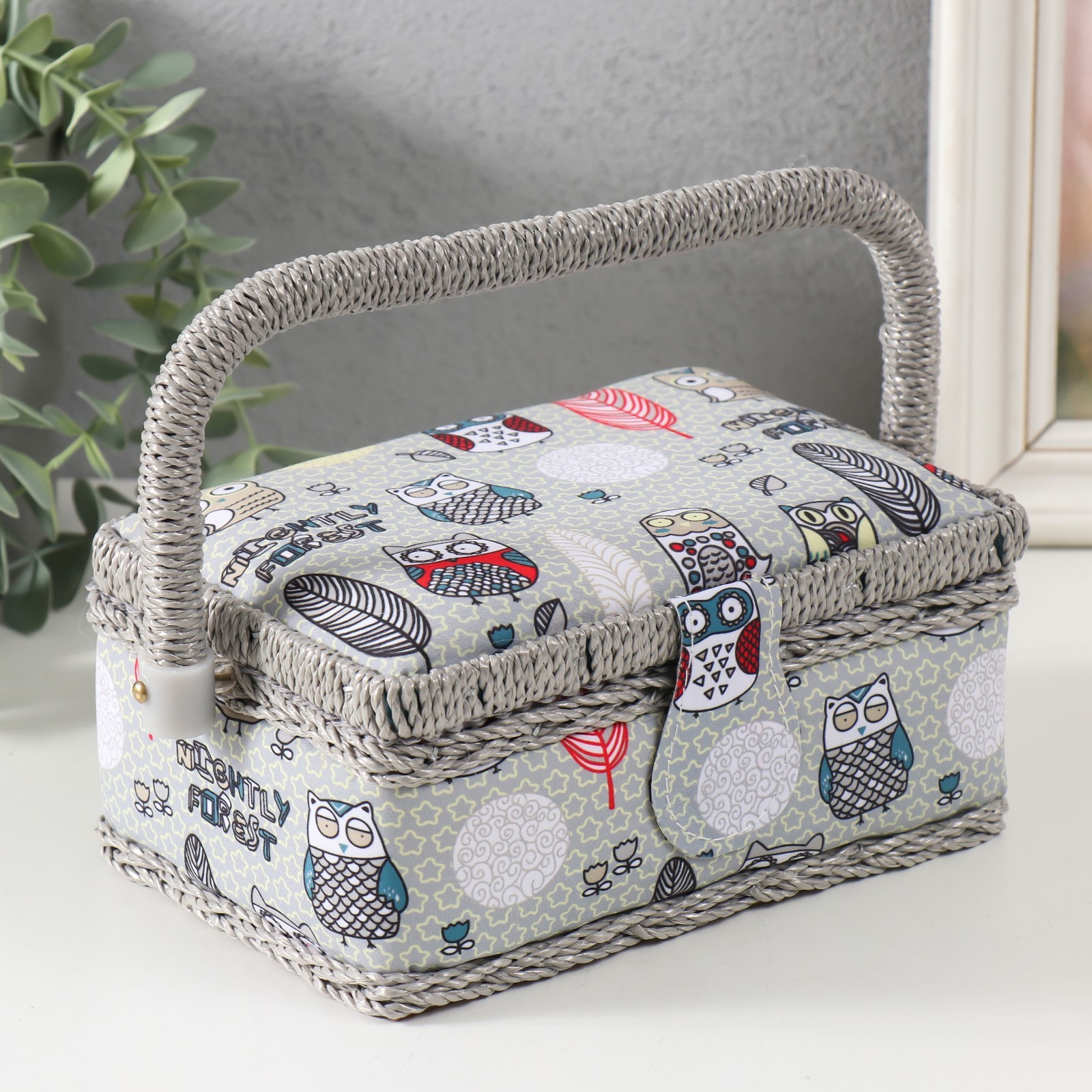 Изображение товара Шкатулка для рукоделия «Совы и перья» 18x12x9,5 см — держатель инструментов