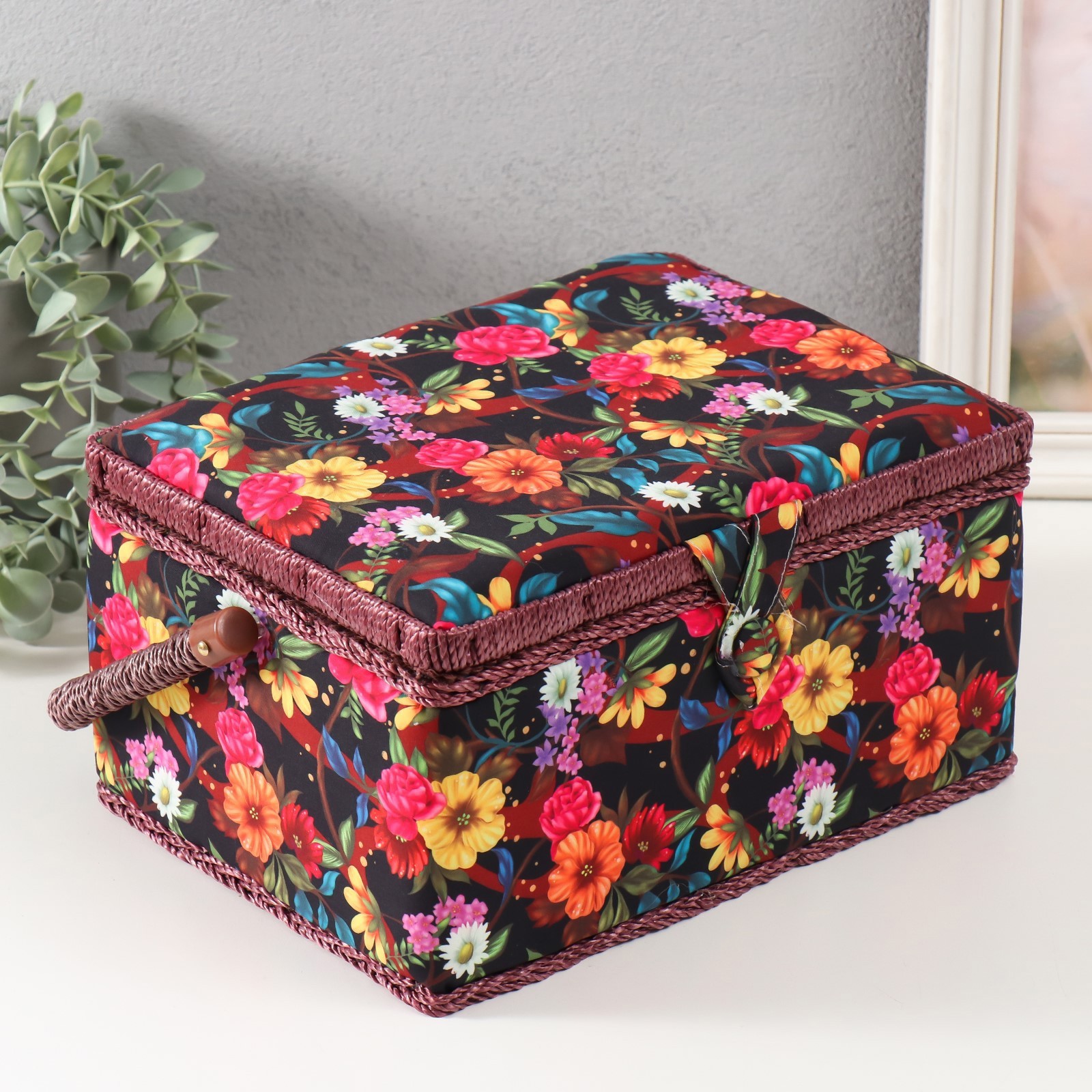 Изображение товара Шкатулка для рукоделия "Цветочный сад в ночи" 19x26x14.5 см