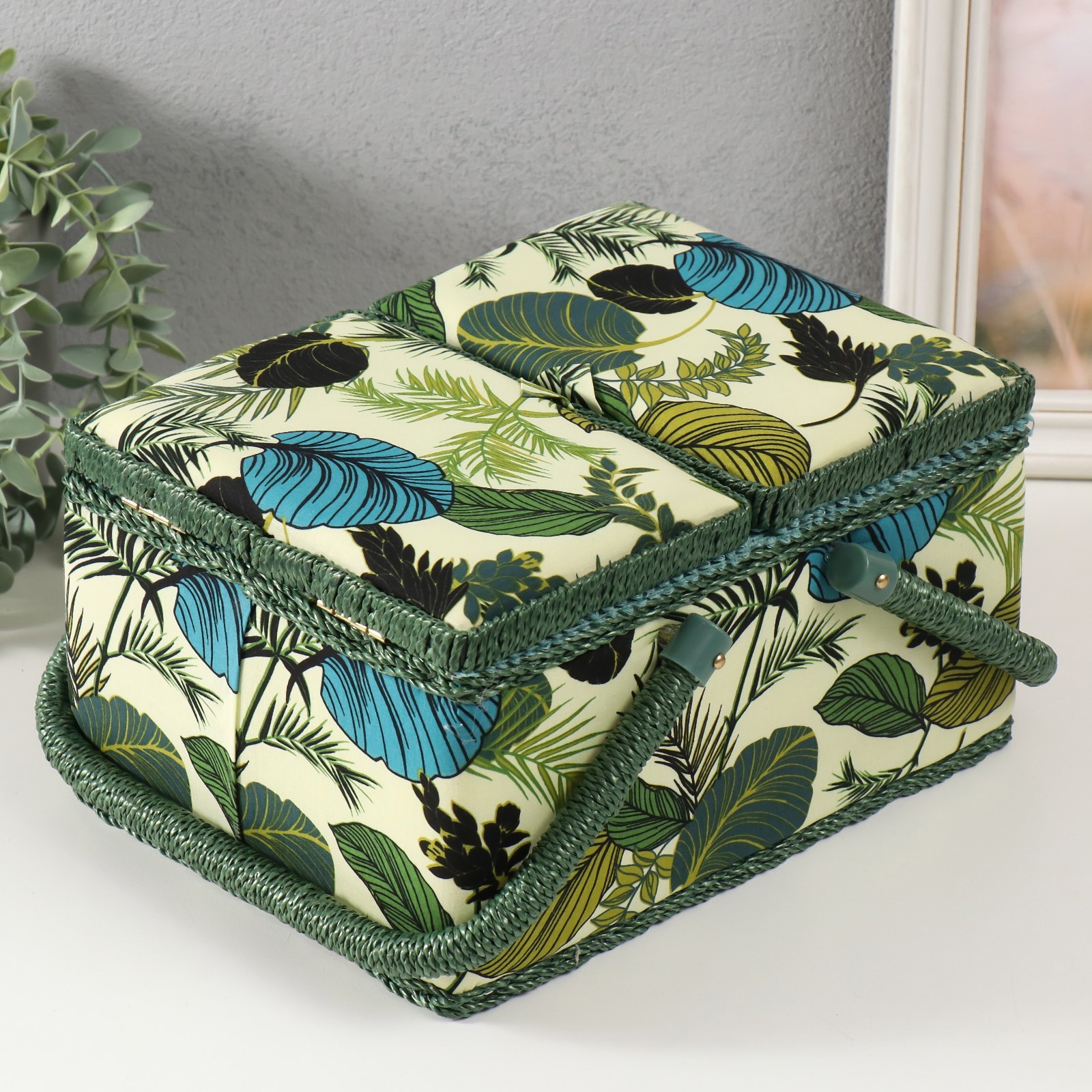 Изображение товара Шкатулка SIMALAND Тропические листья на зелёном 19x26x14,5 см