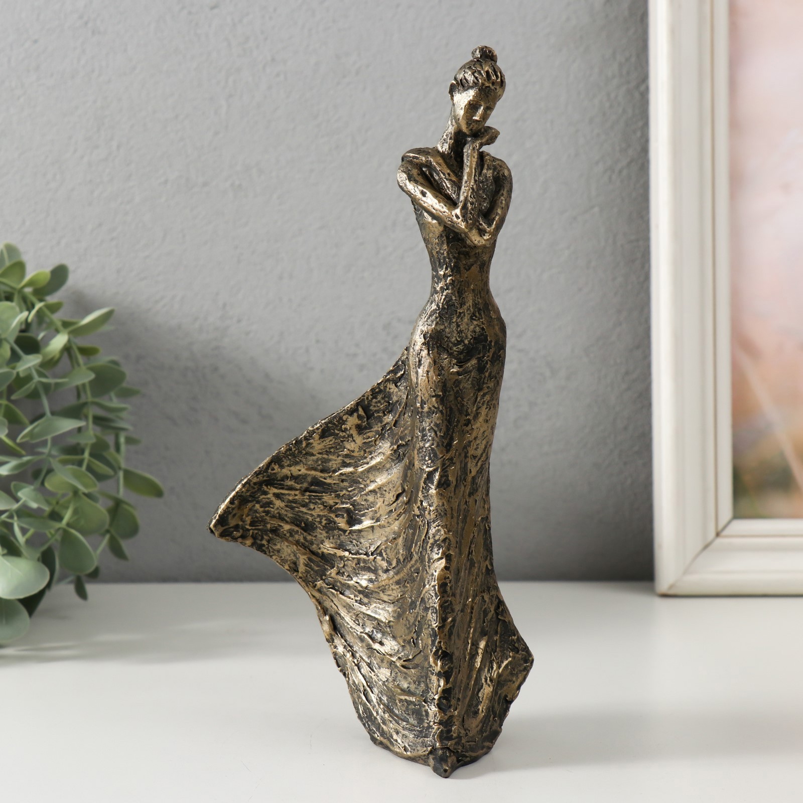 Изображение товара Сувенир "Девушка - объятия" под бронзу