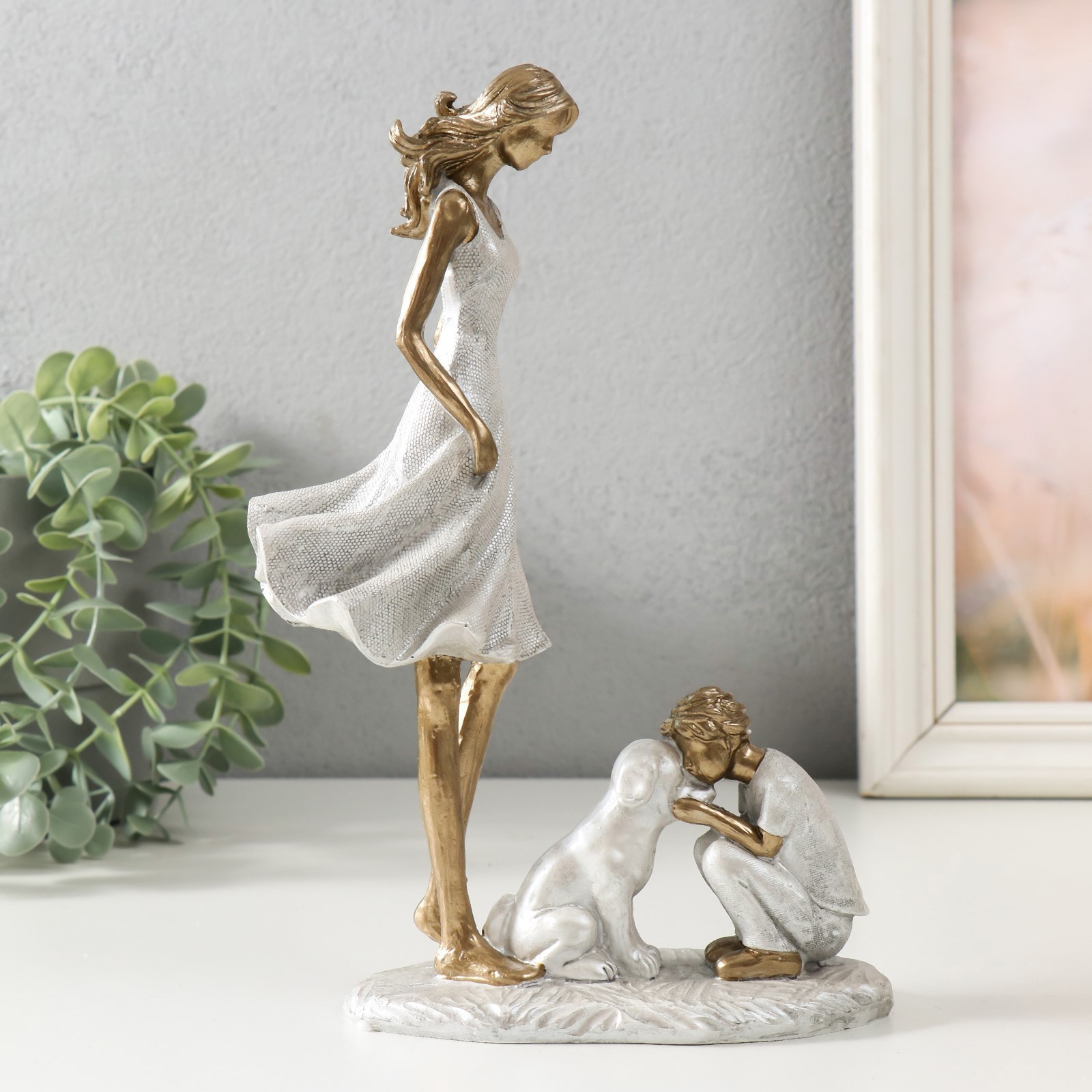 Изображение товара Сувенир "Мама и сын на прогулке с собакой" 16x7.5x24 см