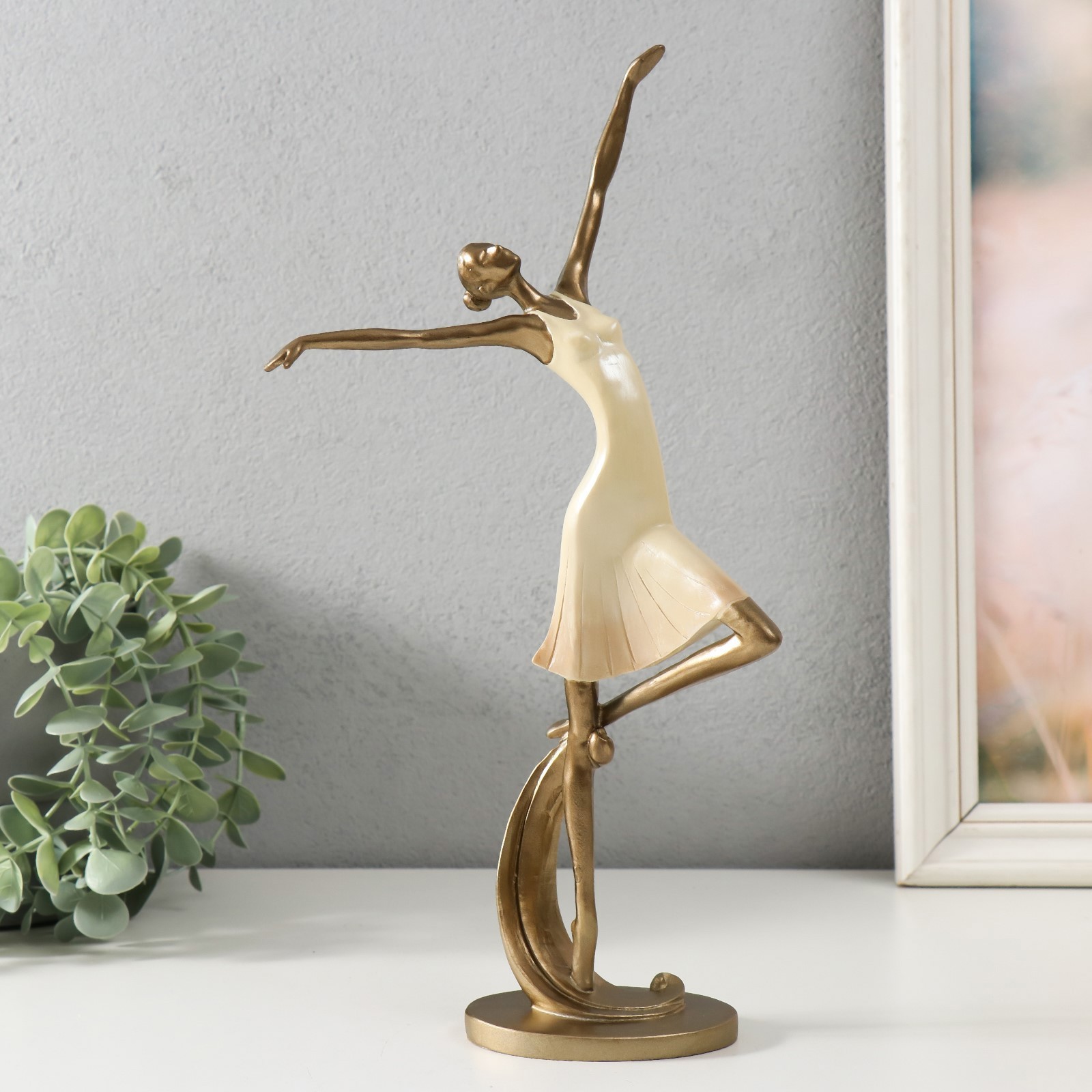 Изображение товара Сувенир Полёт песочная с бронзой 17,5x6x33 см