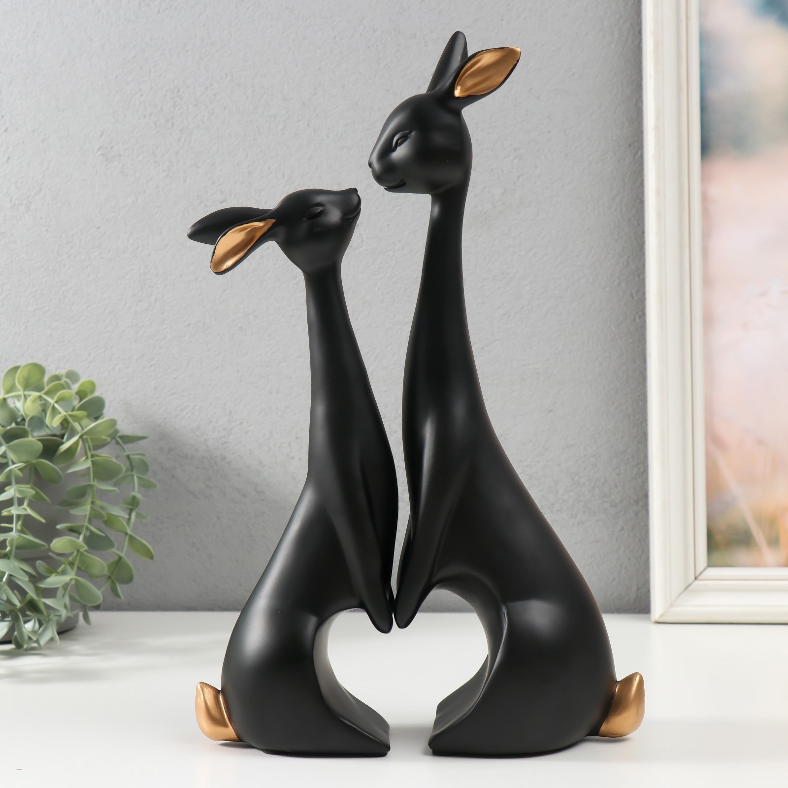 Изображение товара Сувенир набор Черные зайки с золотыми хвостиками SIMALAND