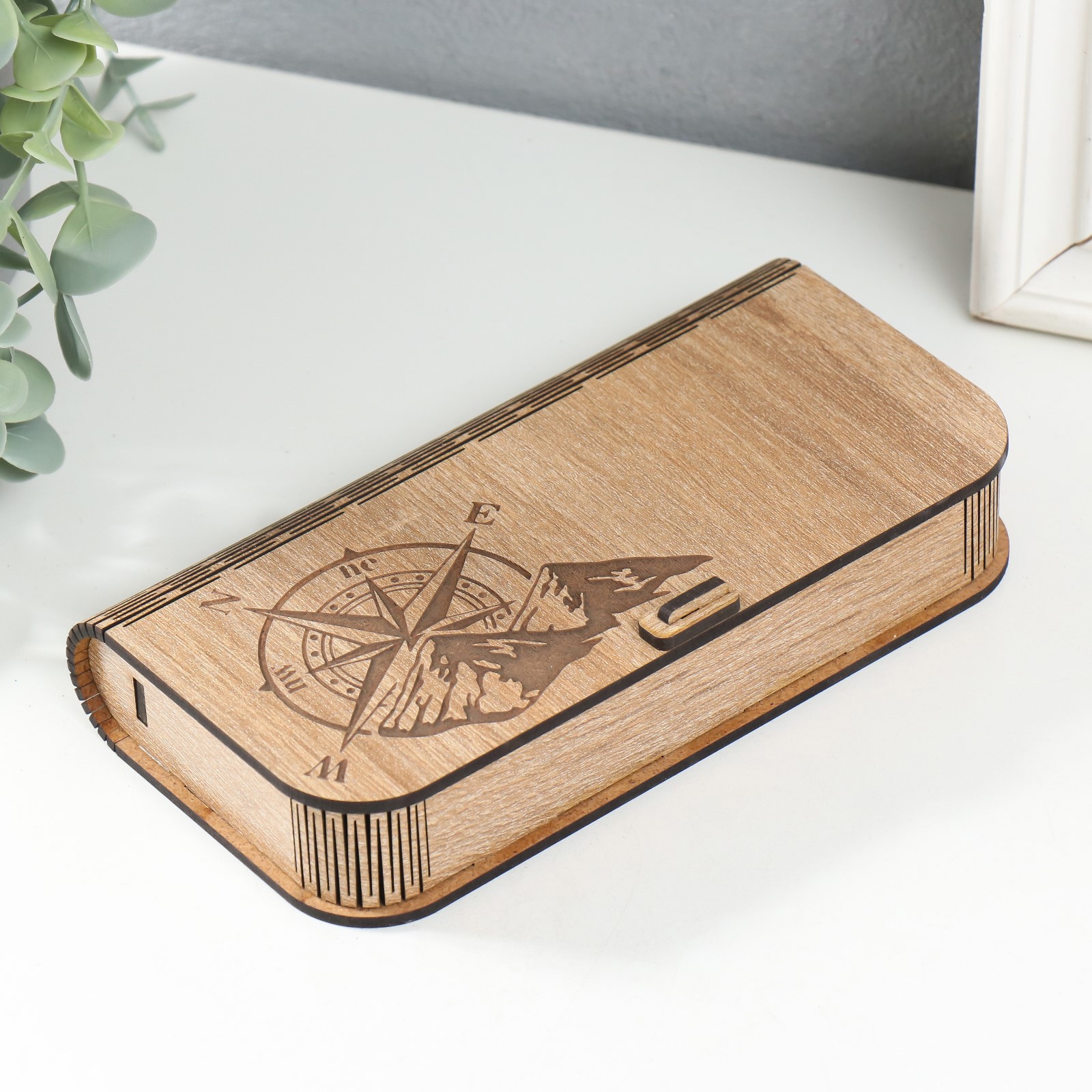 Изображение товара Шкатулка для украшений "Компас" 17x8.5x3 см