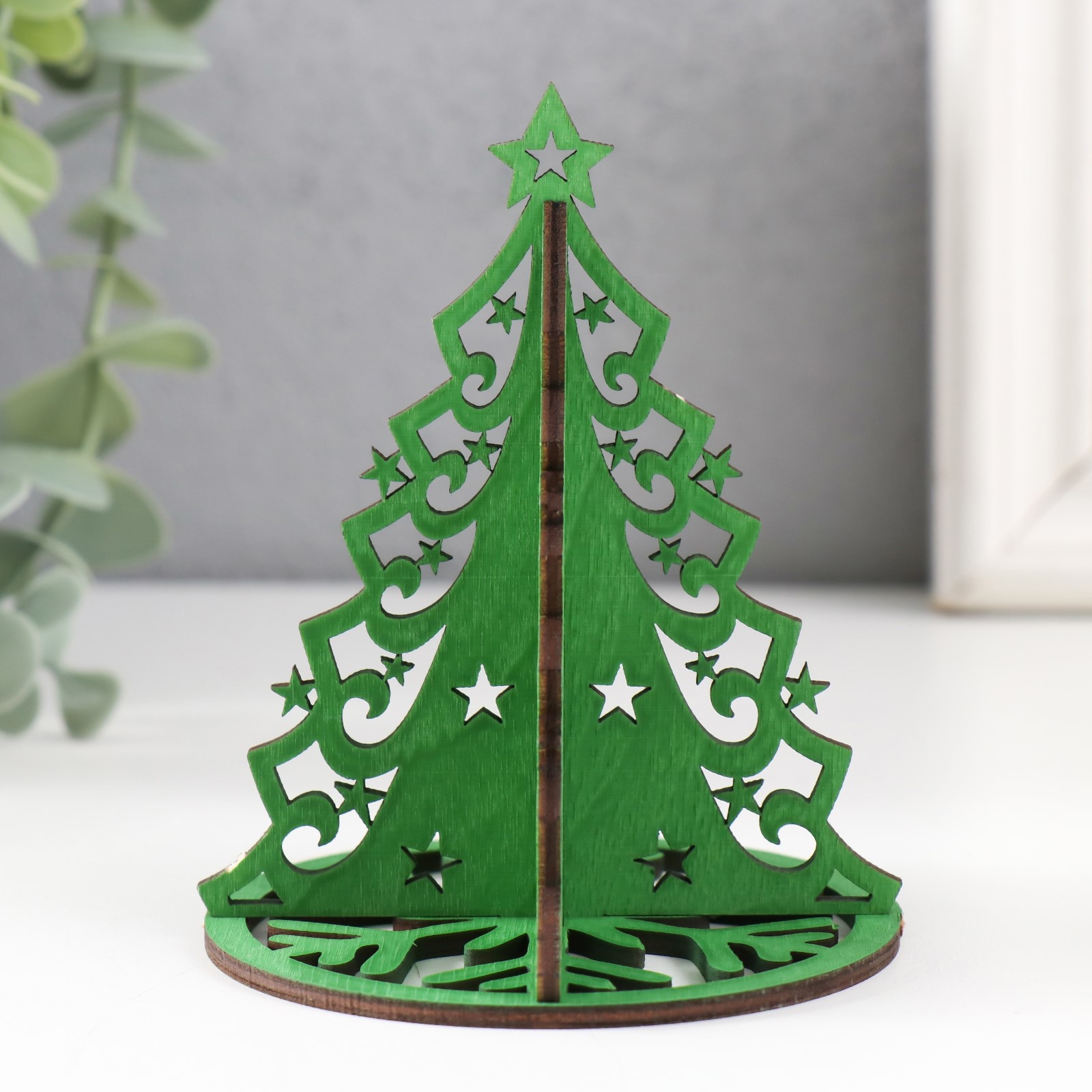 Изображение товара Елка 3D — декоративная фигура из фанеры 8x10 см (зелёная, на подставке)