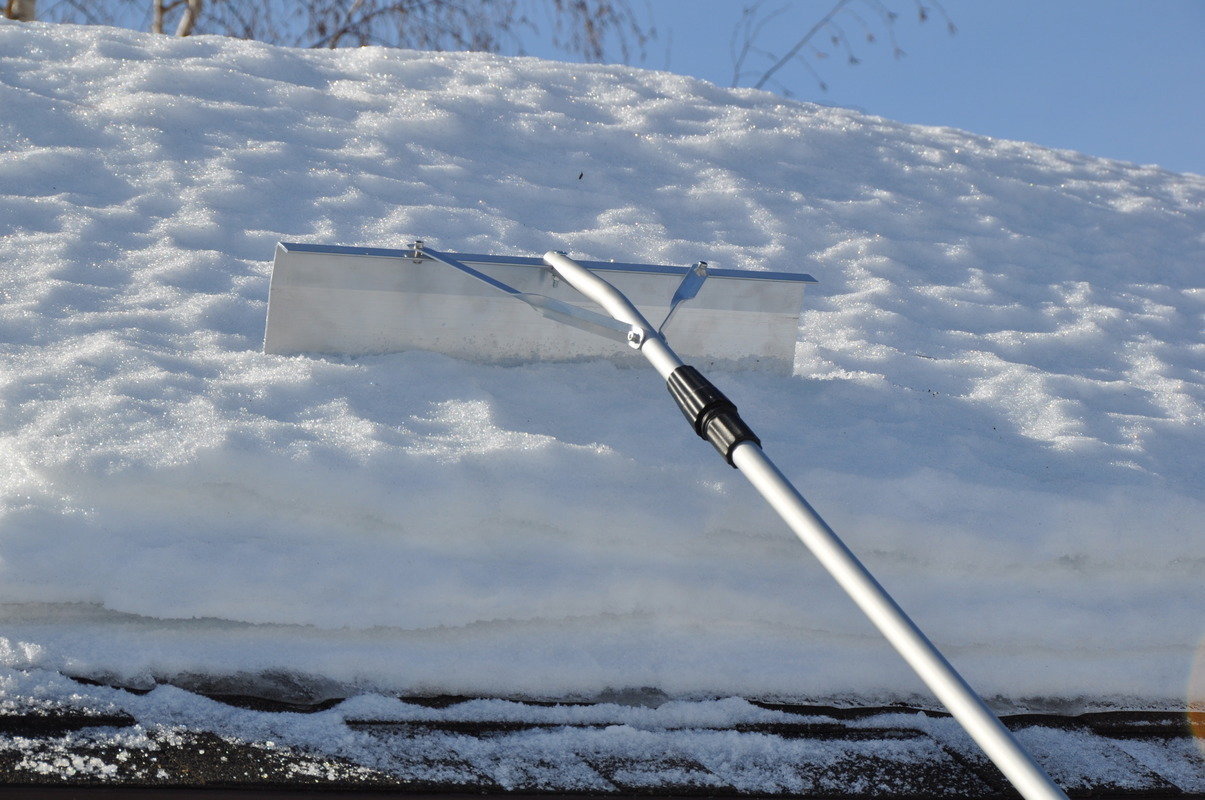 Изображение товара Скребок Гриф для уборки снега с крыши алюминиевая ручка 1930 мм