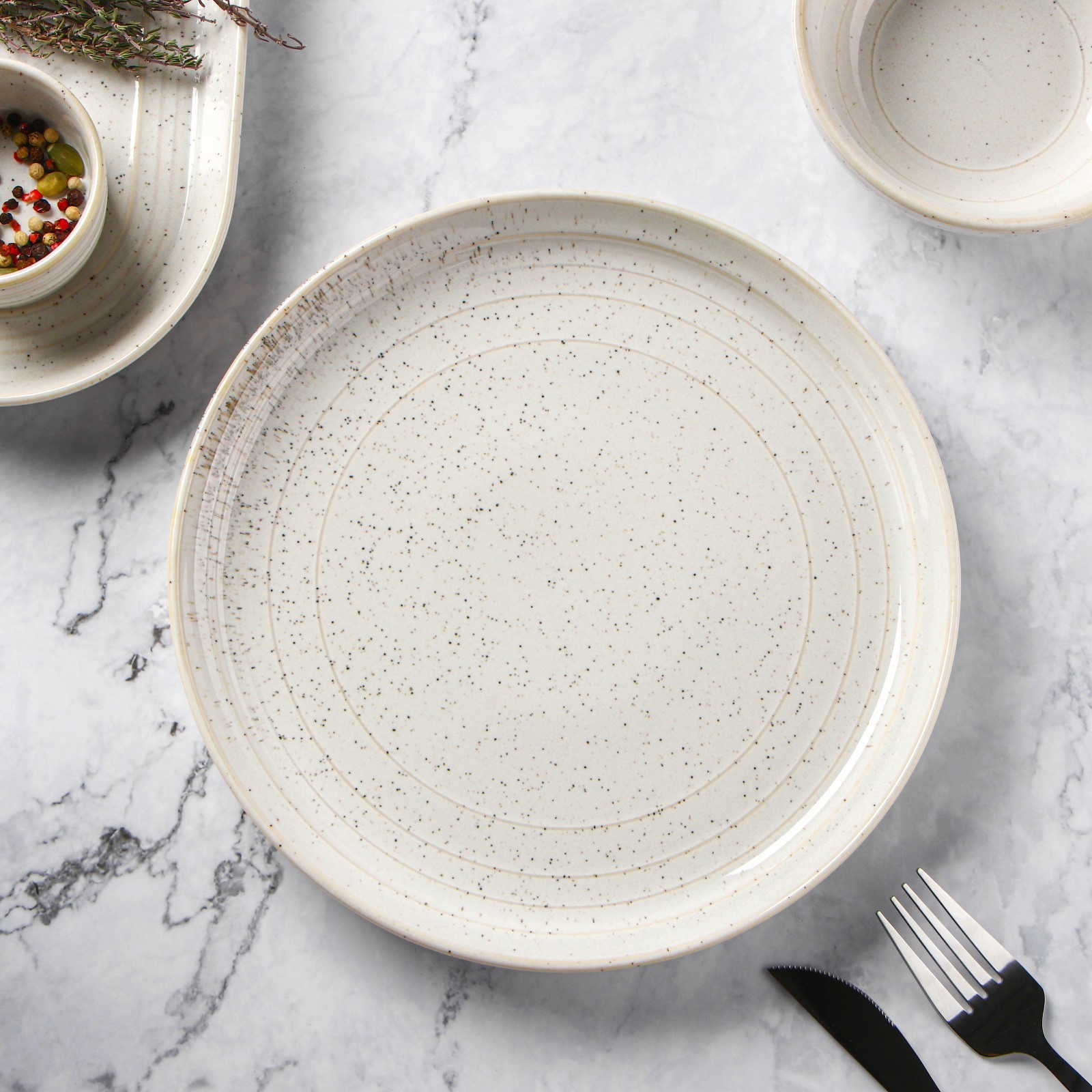 Изображение товара Обеденная тарелка Magistro 7410593 22x2.5 см фарфор белая стильная