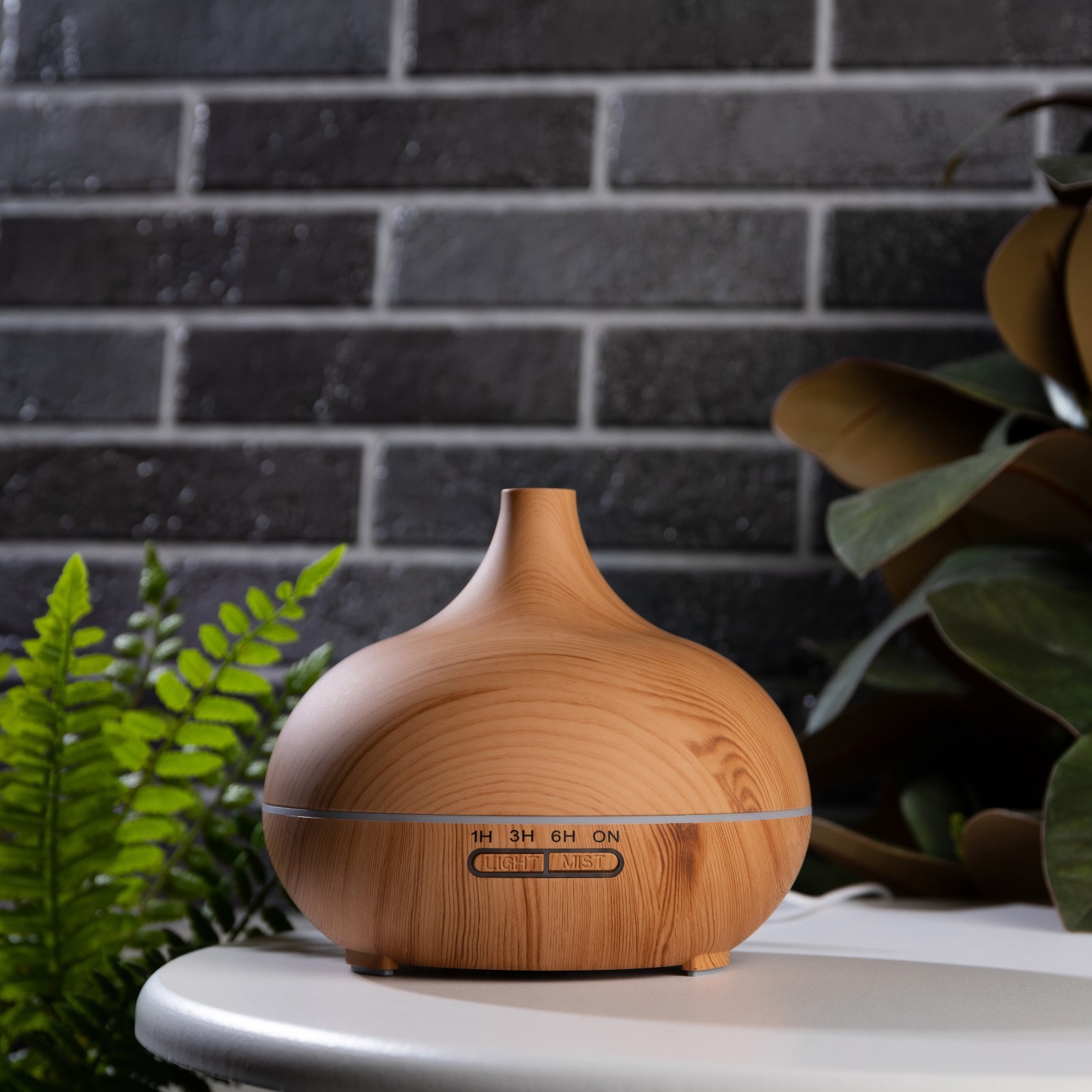 Изображение товара Аромадиффузор ультразвуковой LuazON LHU-11 300 мл с подсветкой и 4 режимами