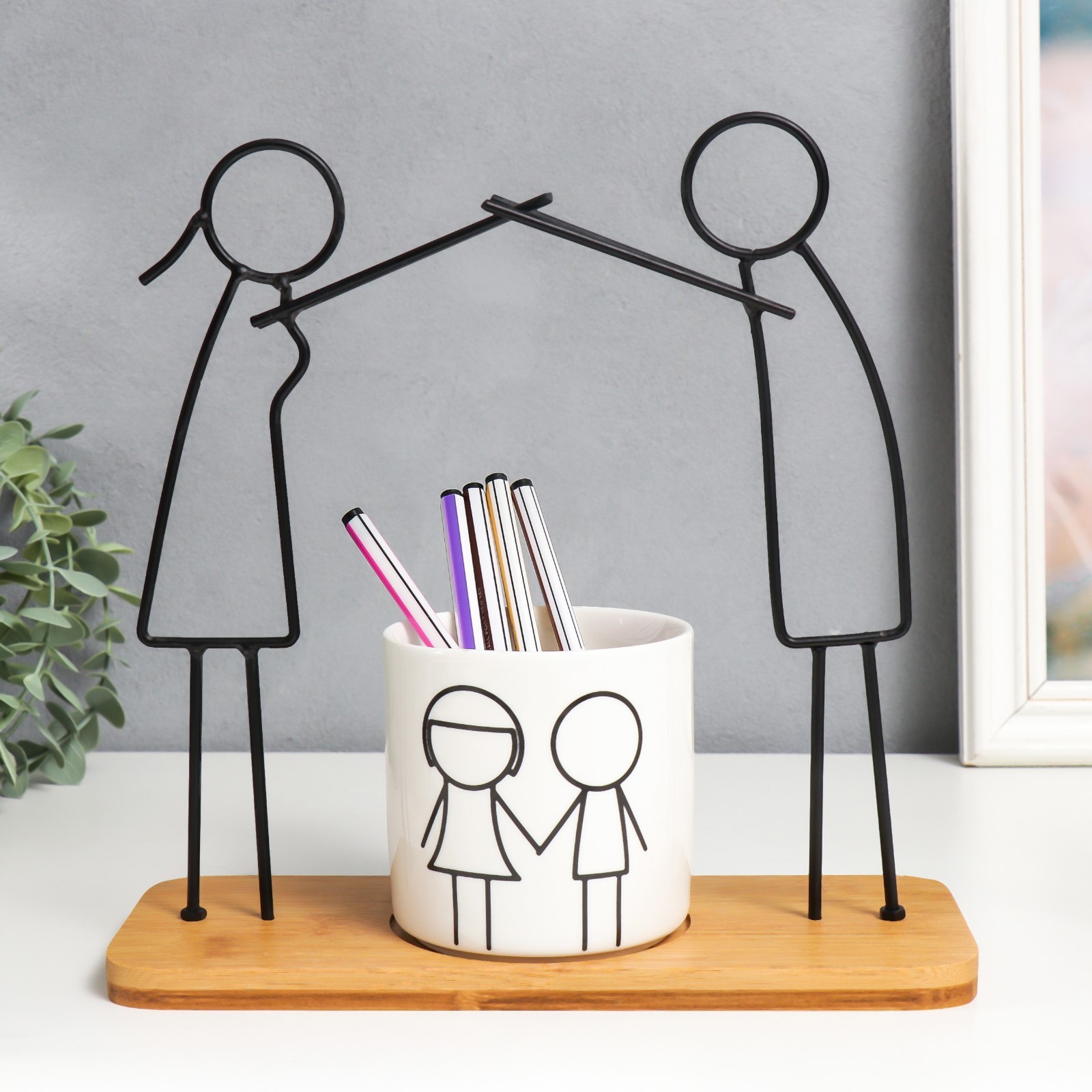 Изображение товара СИМАЛАНД Карандашница «Парочка держатся за руки» 25x9,8x25 см