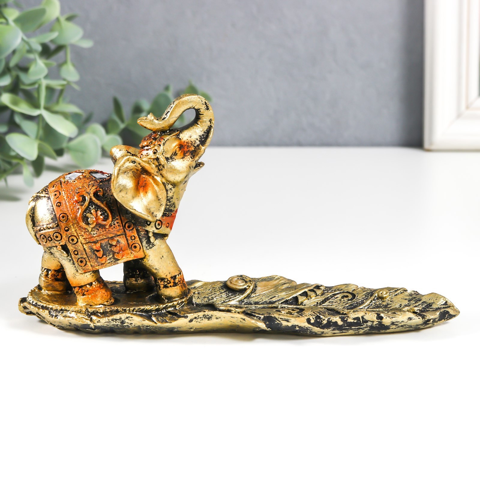 Изображение товара Подставка под благовония "Слон на перышке" 4.7x17.5x8 см