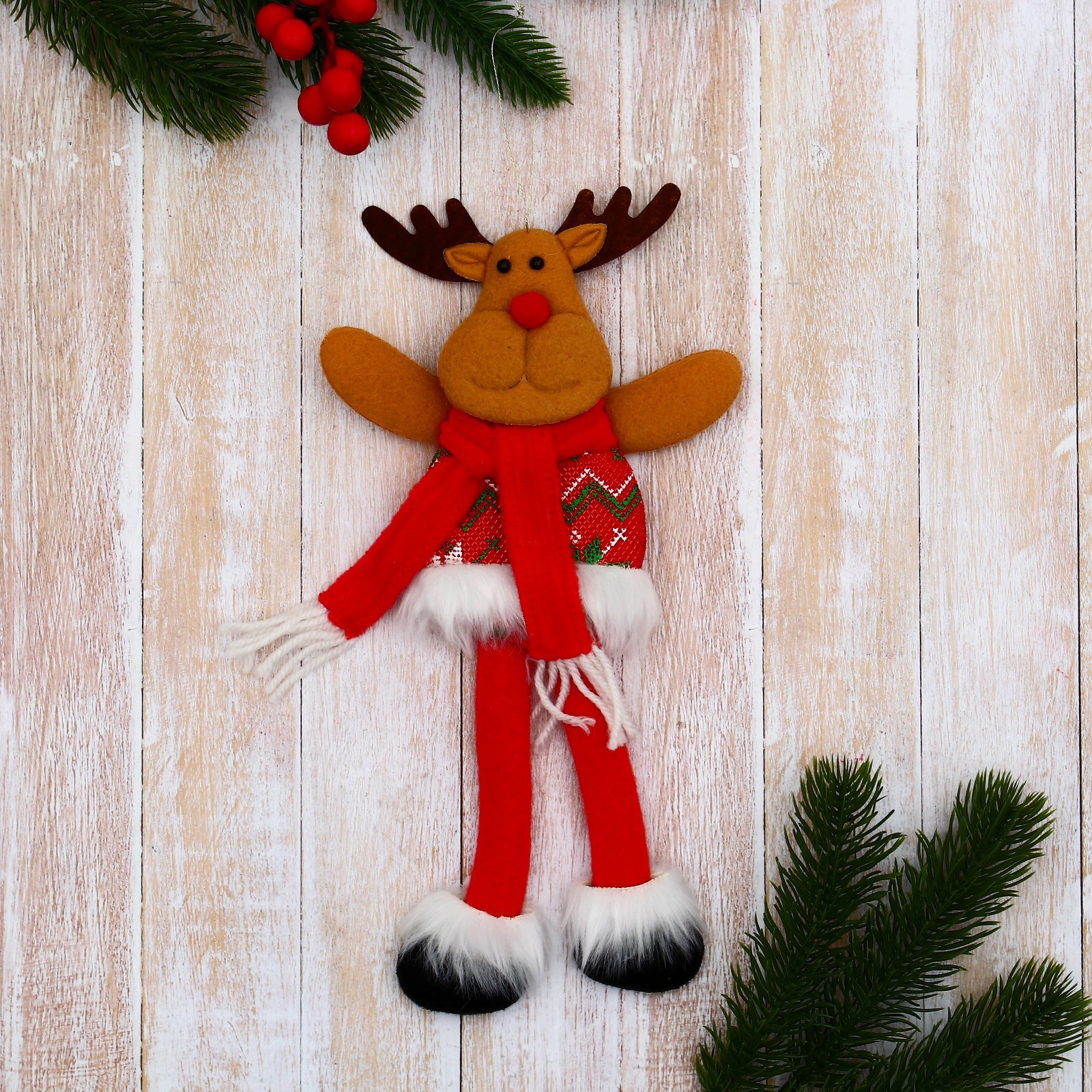 Изображение товара Елочная игрушка Олень в костюмчике с орнаментом длинные ножки Зимнее волшебство 9692640 24 см х 24 см красный