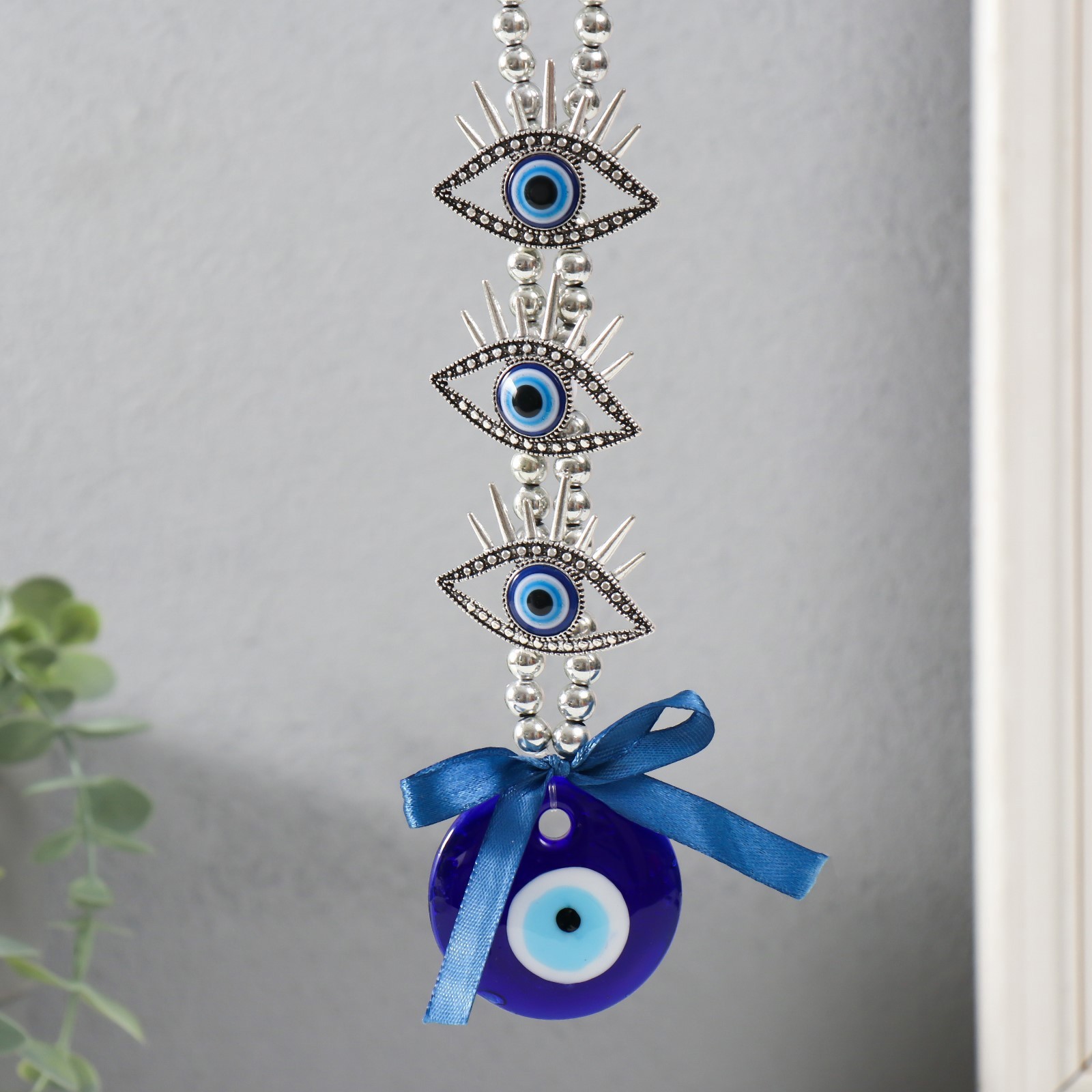 Изображение товара Подвеска интерьерная "Три глаза" — стильный декор 19,5x4,8x1 см