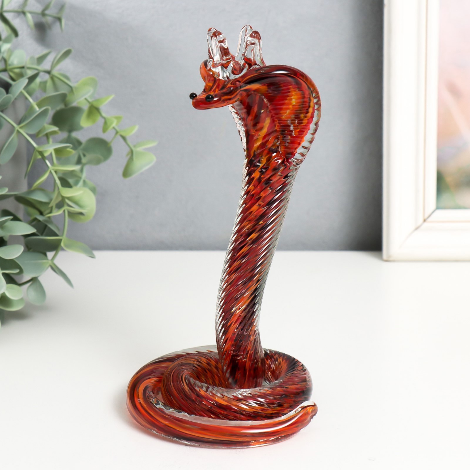 Изображение товара Стеклянная змея 18 см, красная — декоративная фигура SIMALAND