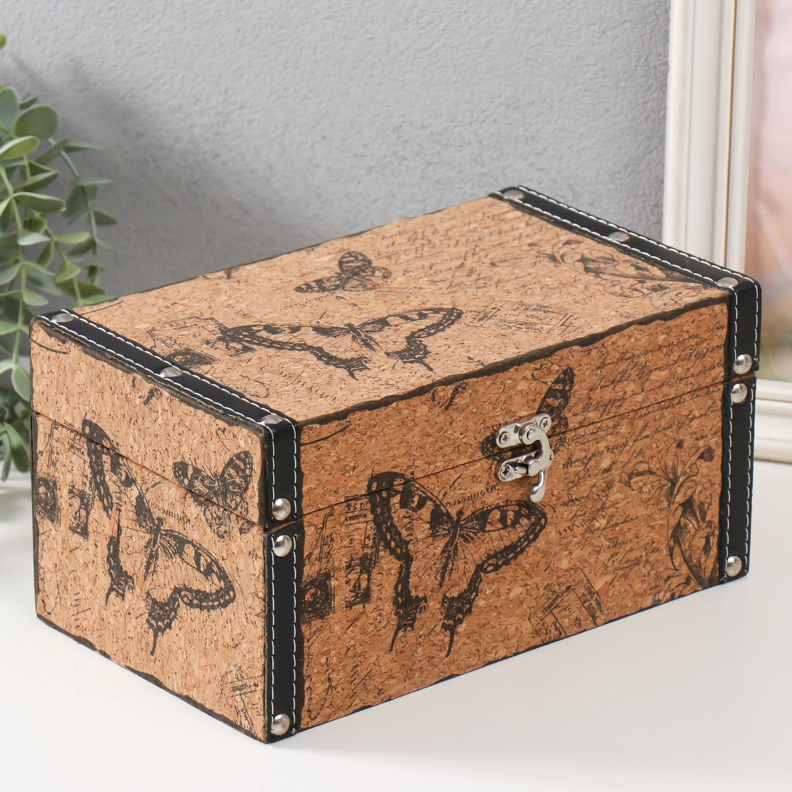 Изображение товара Шкатулка под пробку "Бабочки и старинное письмо" 24x14x12 см