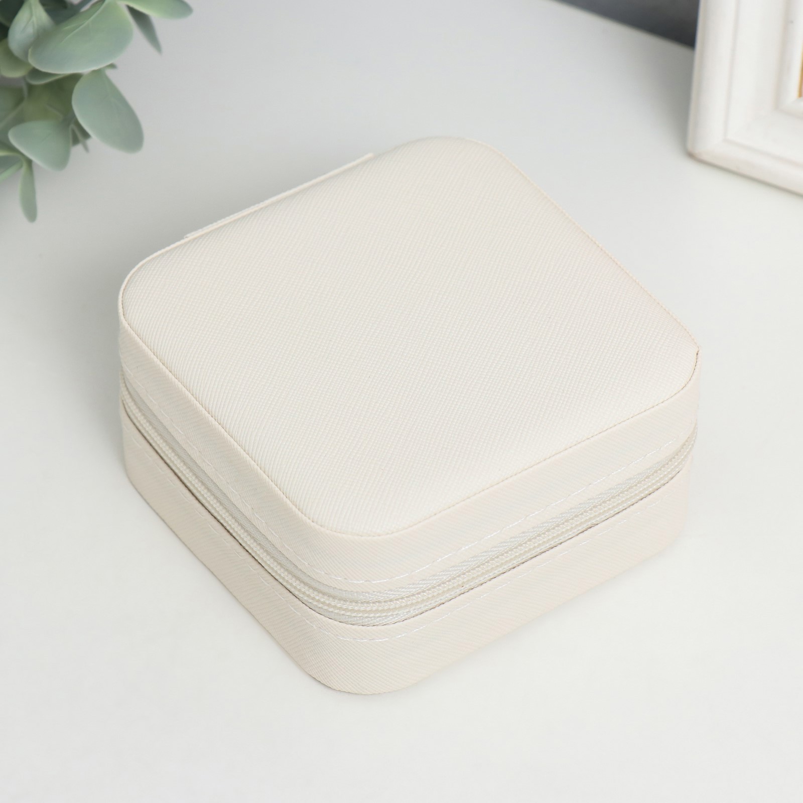 Изображение товара Шкатулка для украшений Элегия Квадратная белый 5x10x10 см