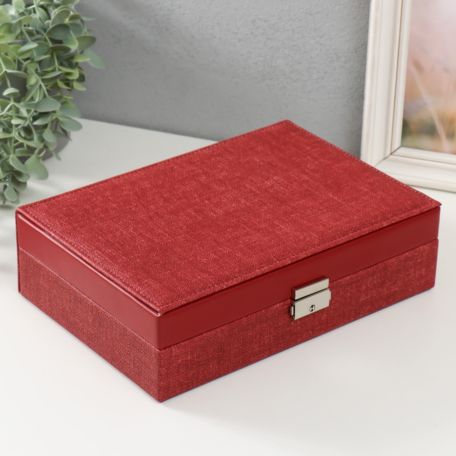 Изображение товара Шкатулка для украшений Красная 26,7×18,5×7,5 см — стиль и порядок