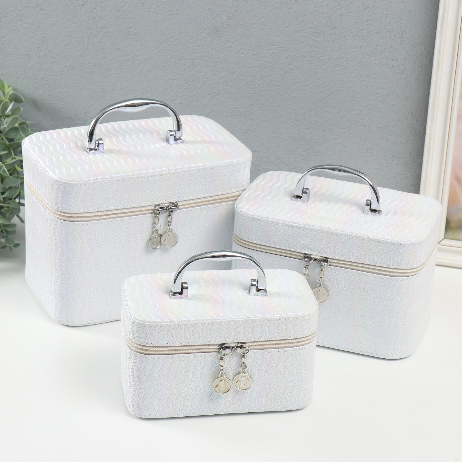 Изображение товара Шкатулка с зеркалом волны Белый набор 3 шт