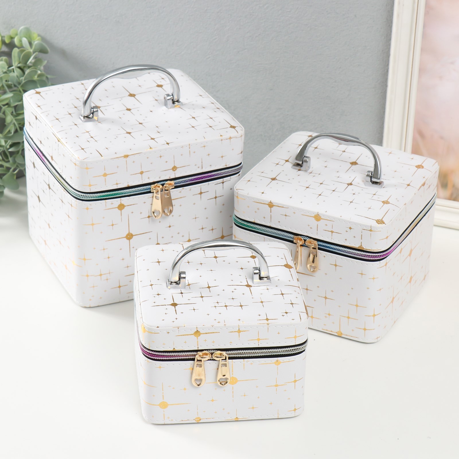 Изображение товара Шкатулка с зеркалом "Вспышка на белом" н-р 3 шт 16.5x16.5x14 15x15x10.5 19x19x19 см