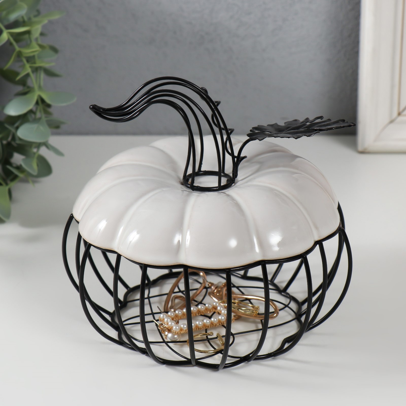 Изображение товара Шкатулка "Тыква с листочком" белая с чёрным 14x14x13 см