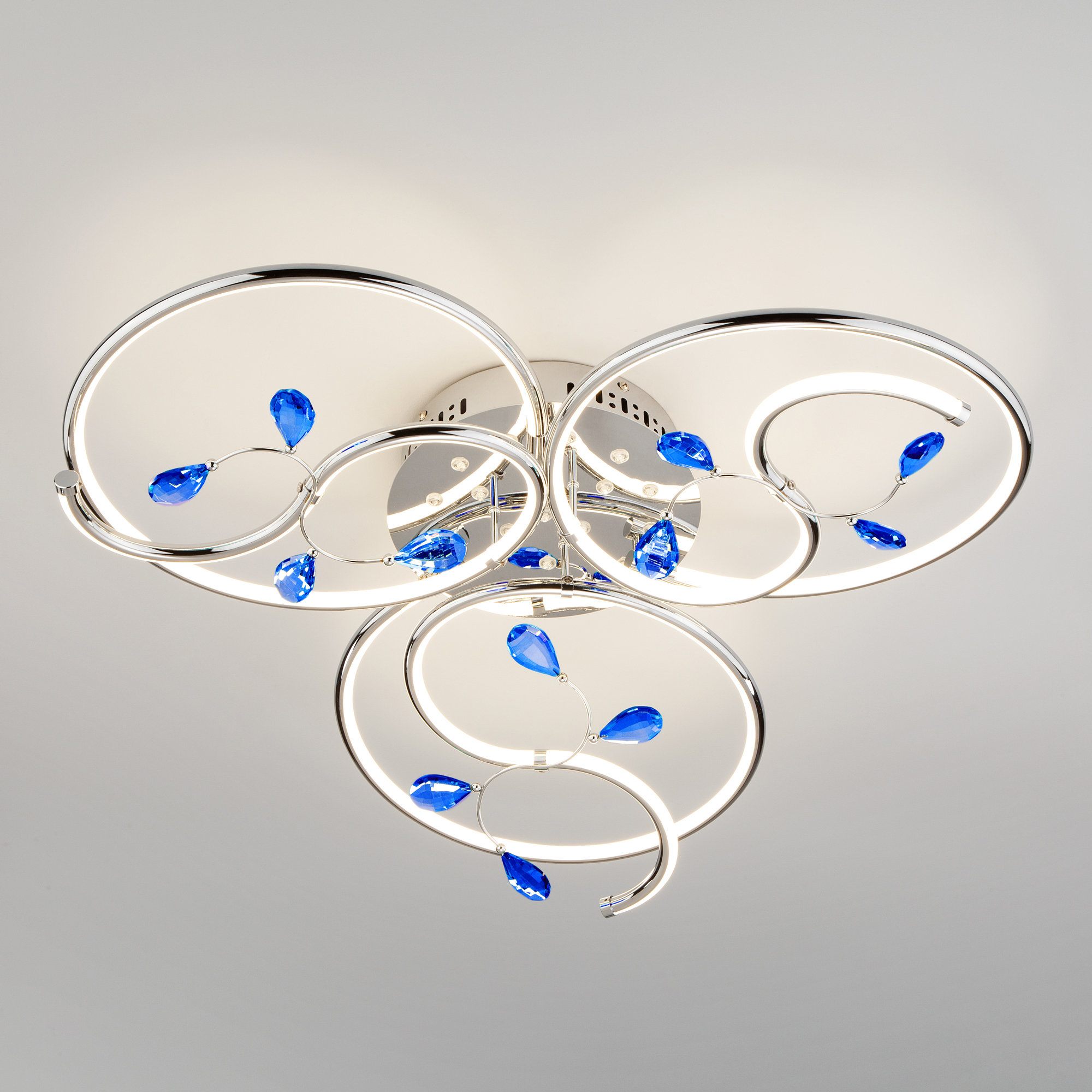 Изображение товара Потолочный светодиодный светильник Eurosvet Venera 90131/3 хром 94 Вт для 22 м² с пультом