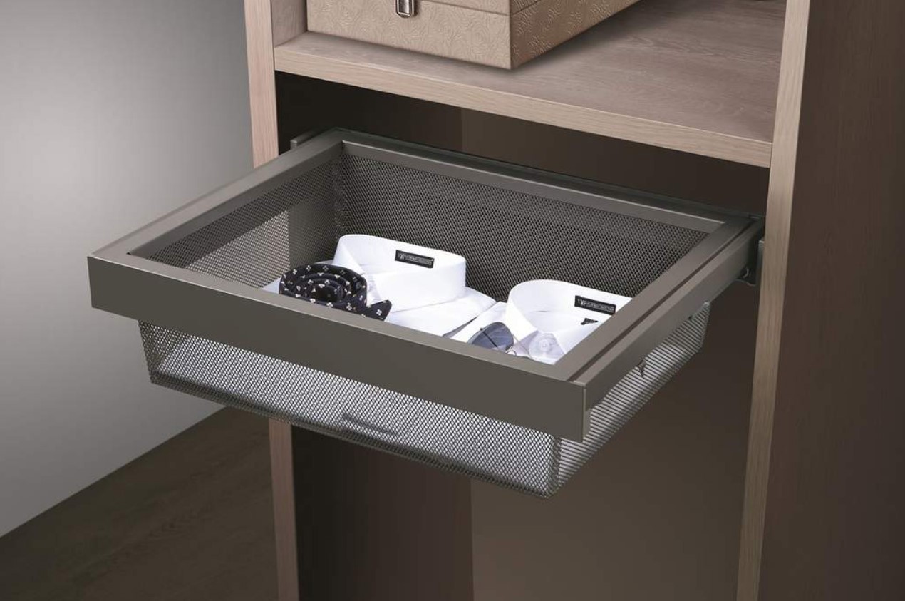 Изображение товара Выдвижная корзина с рамой Firmax FRM5802.564.01 56.40x14x42 см алюминий цвет шампань