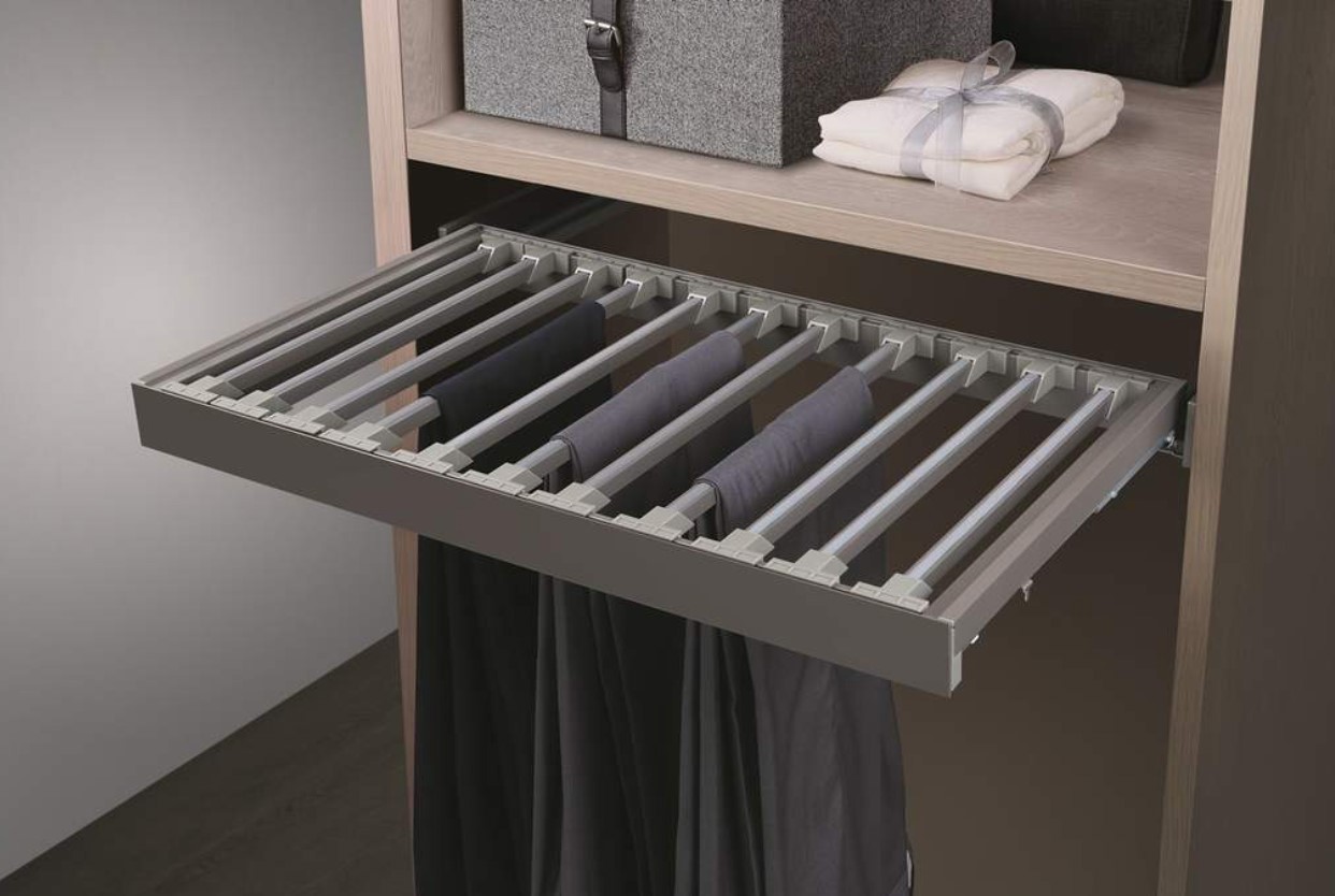 Изображение товара Выдвижная брючница Firmax FRM5806.564.01 56.4x14x42 см