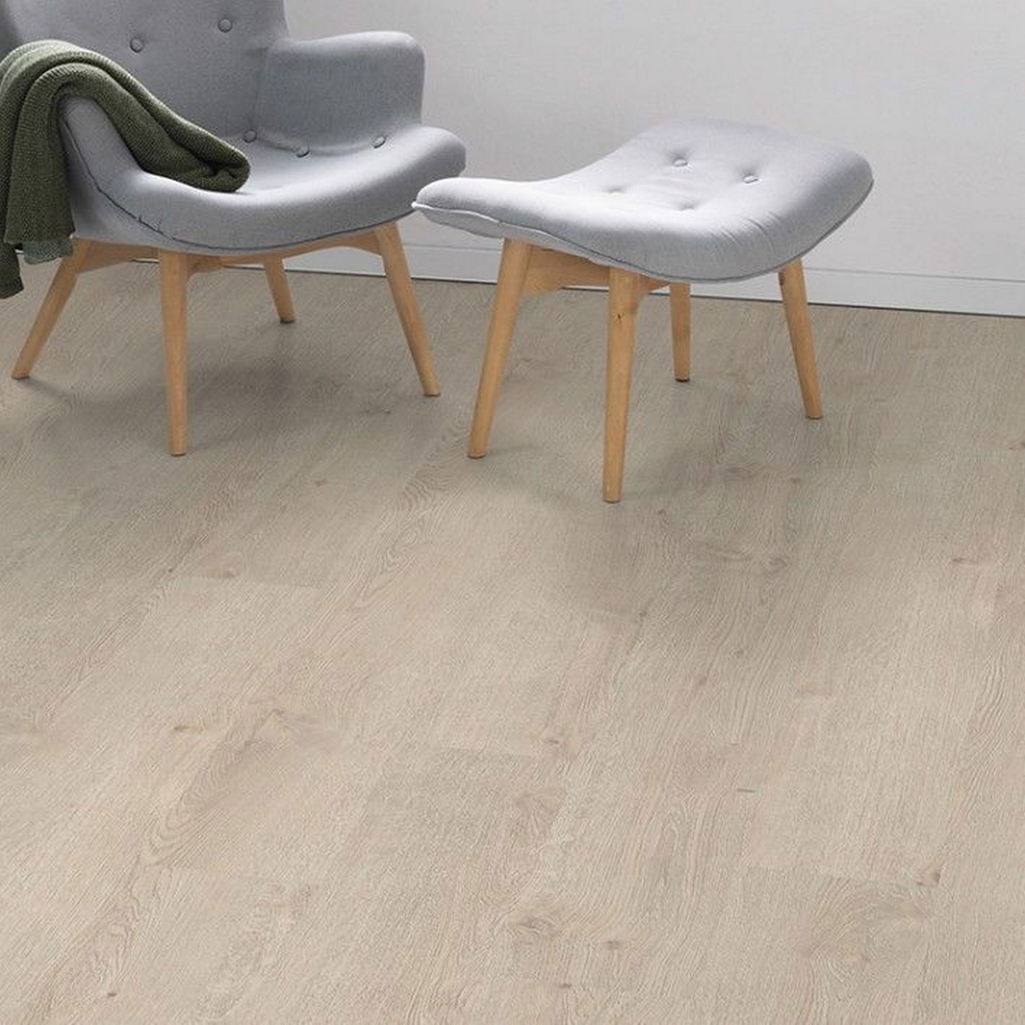 Изображение товара Ламинат Egger Дуб Ньюбери белый 33 класс толщина 8 мм 1.995 м², цена за упаковку