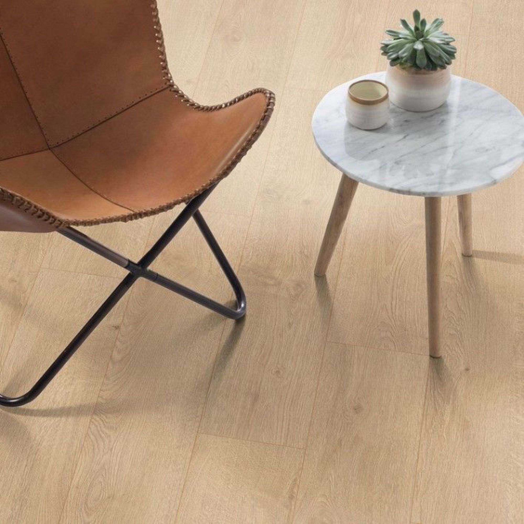 Изображение товара Ламинат Egger Дуб Ньюбери светлый 33 класс 12 мм с фаской 1.496м²