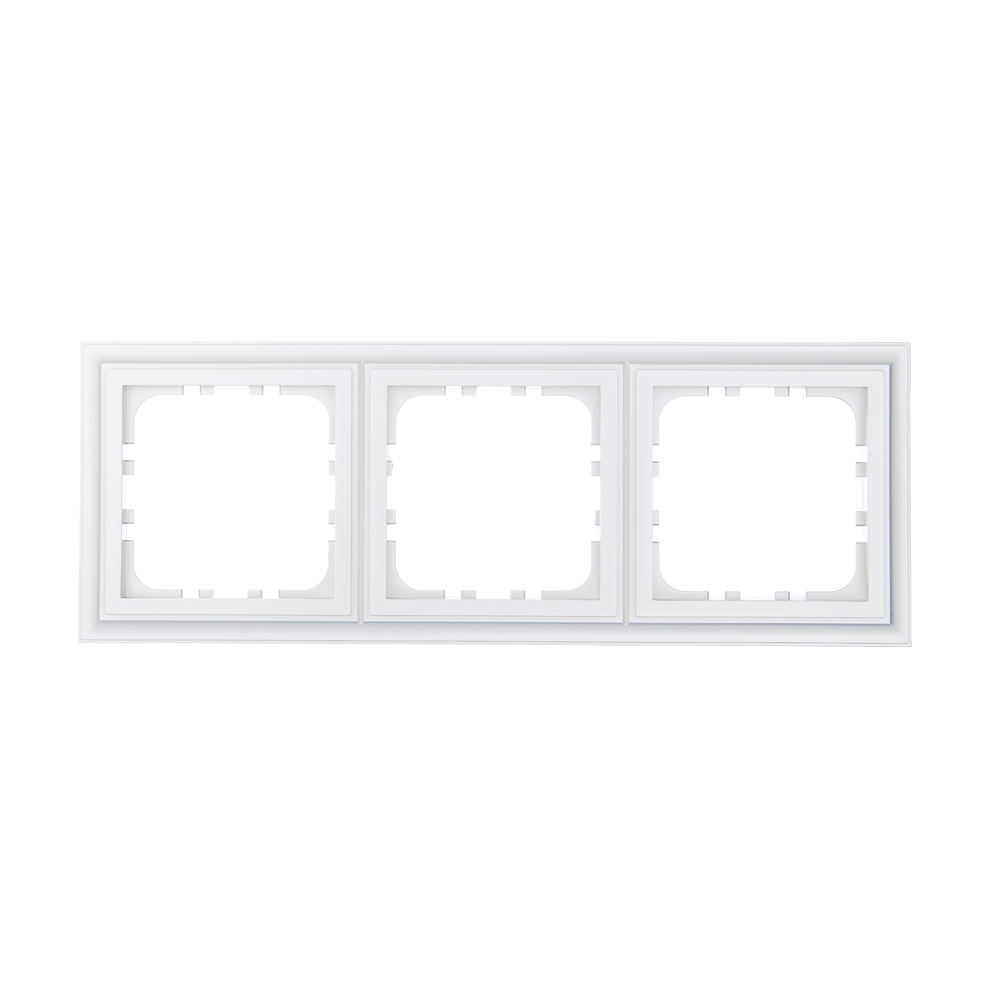 Изображение товара Рамка LK80 Classic 3 поста белая - LK Studio