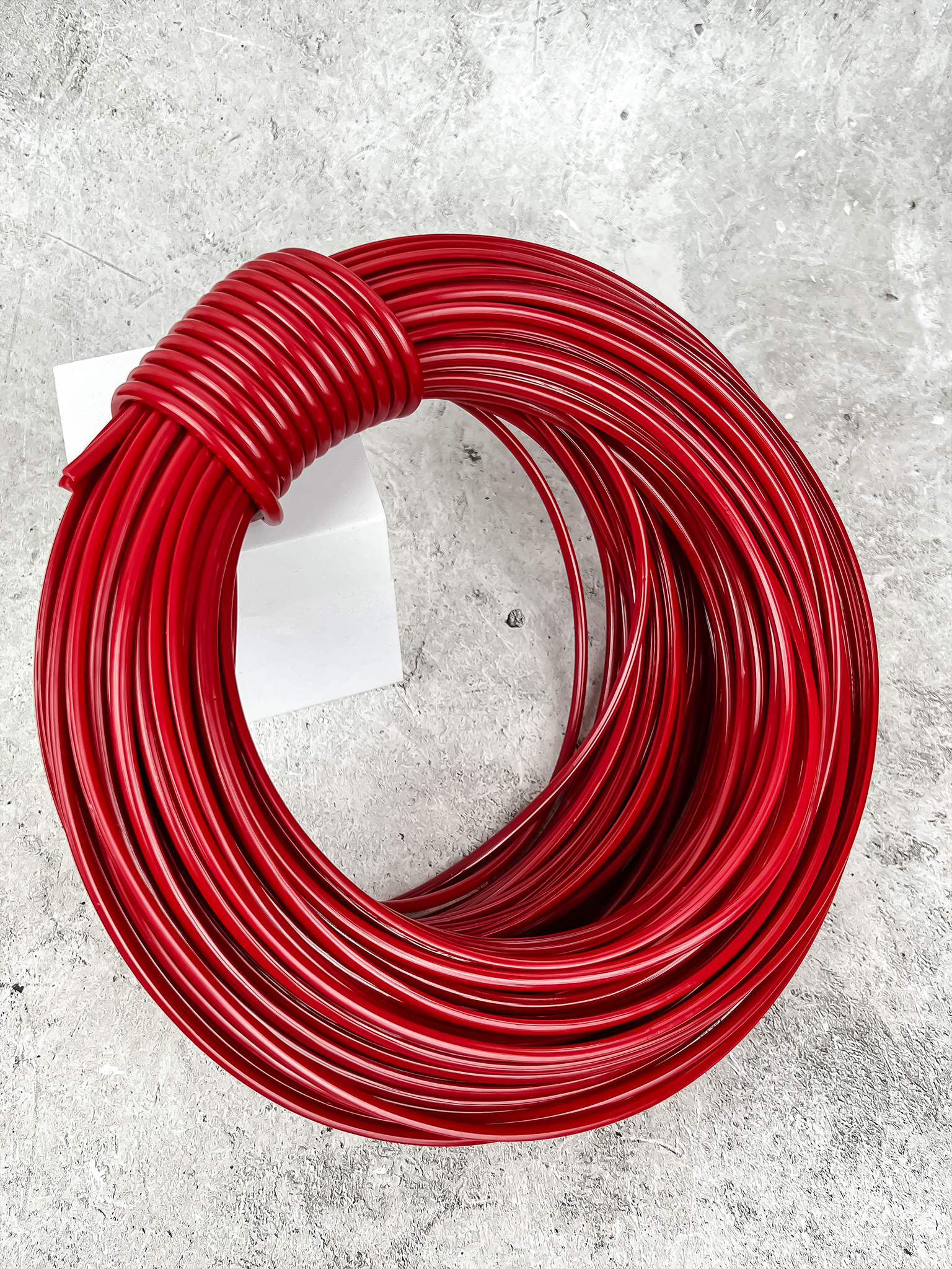 Изображение товара Искусственный ротанг красного цвета для плетения полутрубкой 6 мм Изображение товара Искусственный ротанг красного цвета для плетения полутрубкой 6 мм