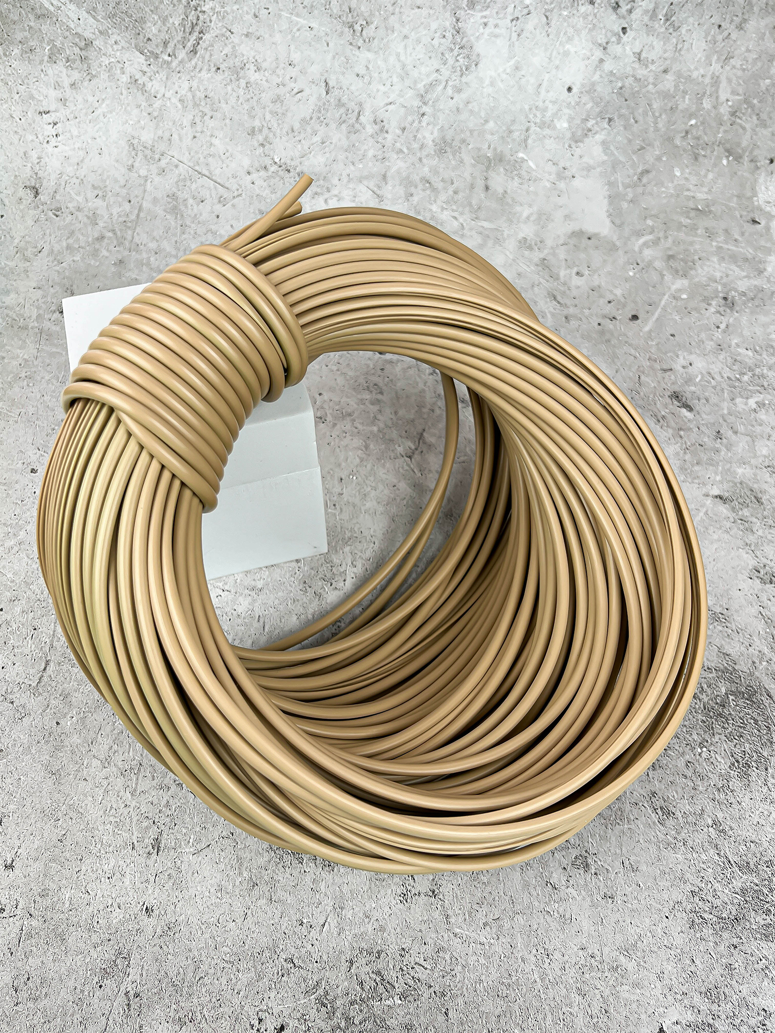 Изображение товара Ротанг для плетения полутрубка 6 мм 1кг кофе с молоком Изображение товара Ротанг для плетения полутрубка 6 мм 1кг кофе с молоком