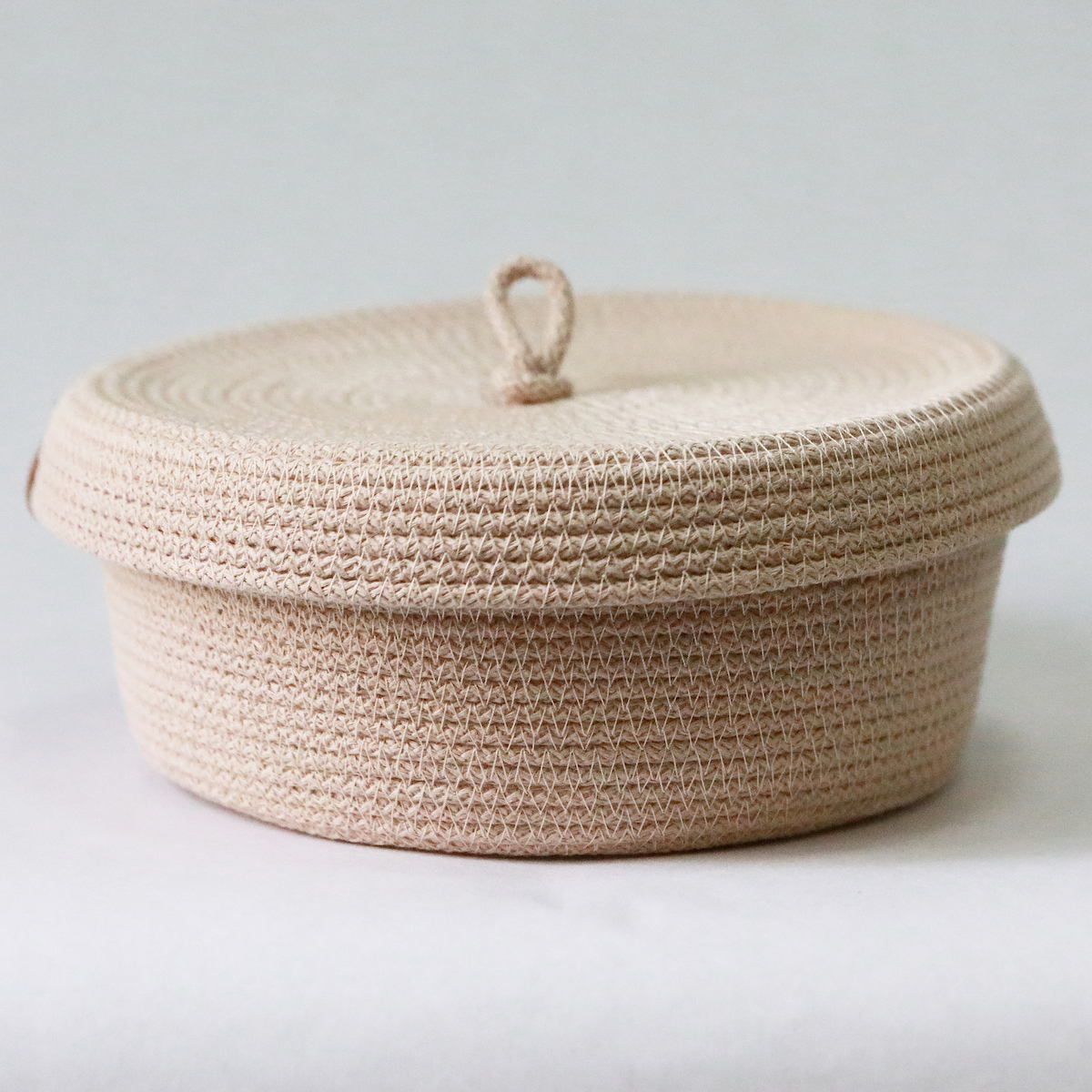 Изображение товара Корзина для хранения из хлопка с крышкой 18x8x18 см OLALA HOME бежевый